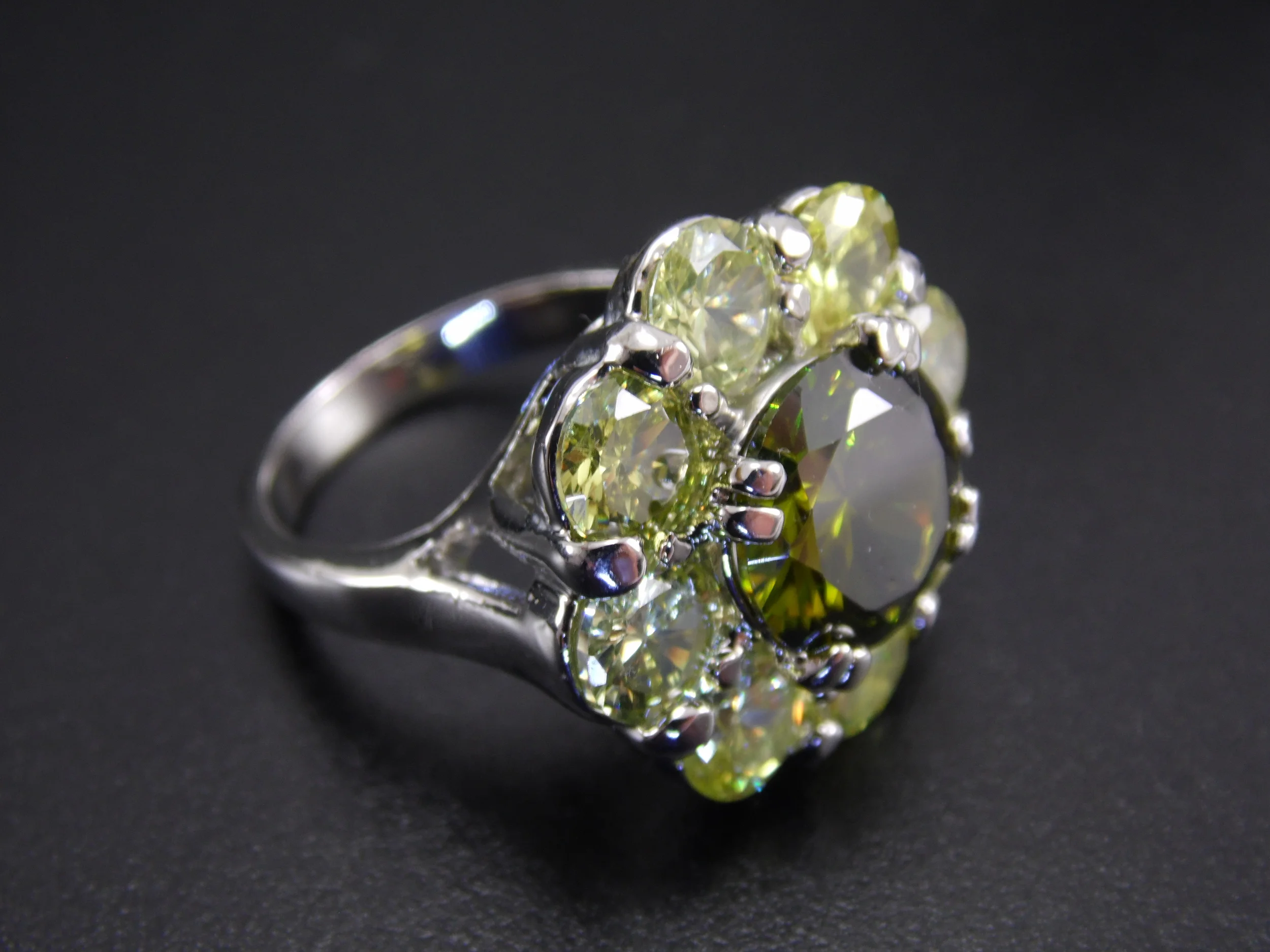 Size 9 Silver Tone Round Cut  Green Peridot & Rhinestone Cubic Zirconia CZ's Vintage Halo Cocktail Statement Ring 9.01ct T.W