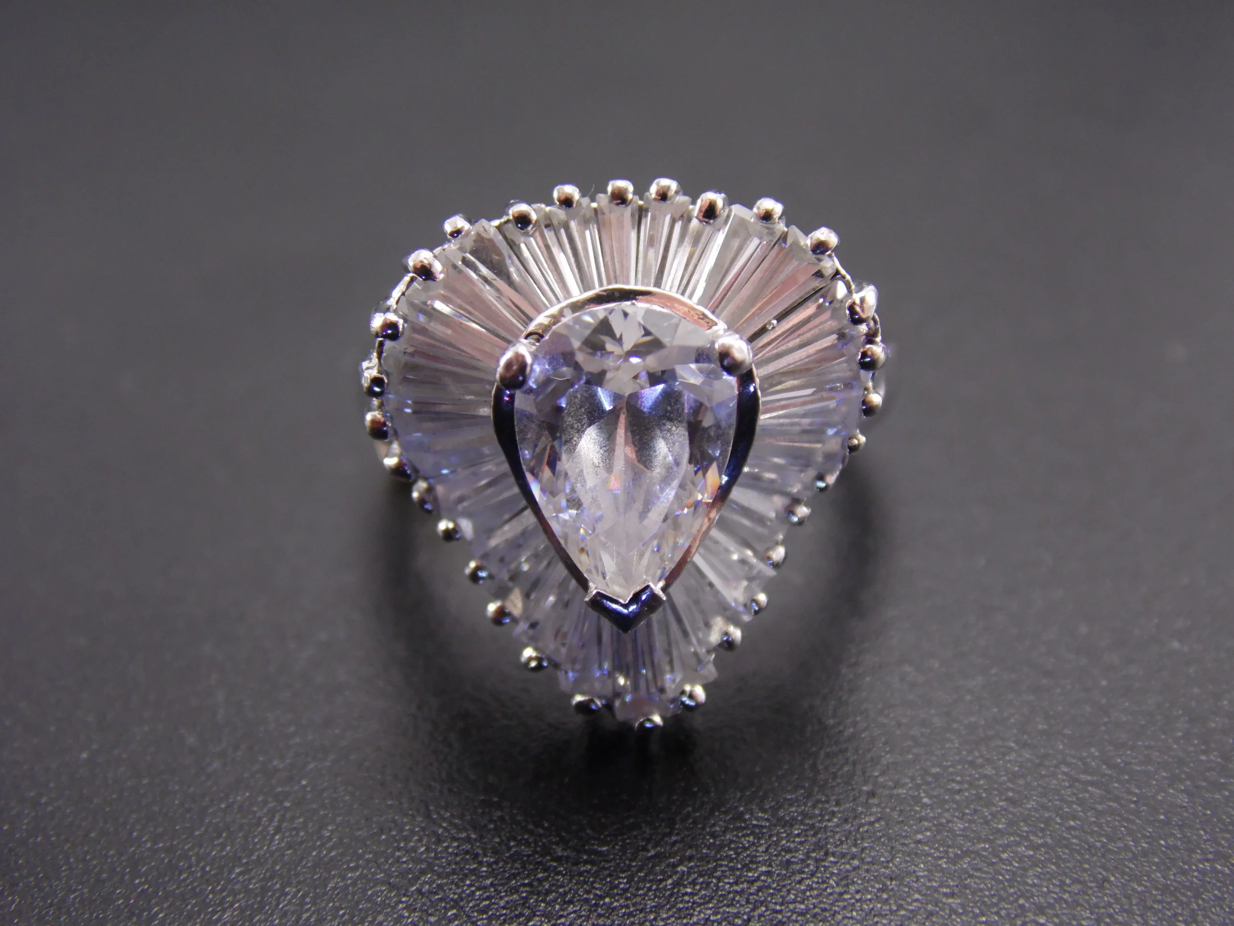 Size 8 Signed "Avon" Silver Plated Faux Diamond Cubic Zirconia CZ Vintage Halo Cocktail Statement "Velociraptor" Ring