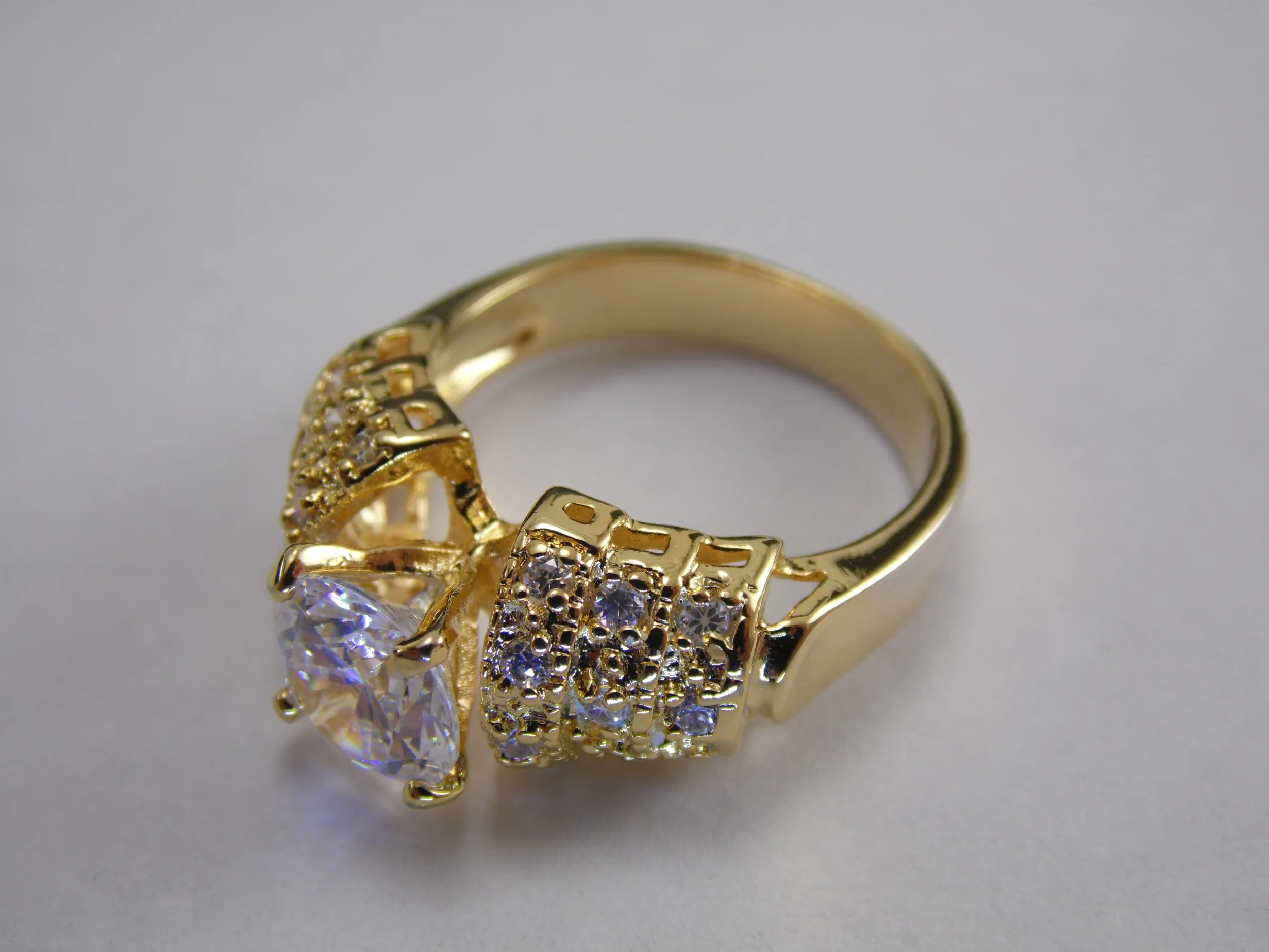 Size 8 Round Cut Gold Tone Faux Diamond Cubic Zirconia CZ 21 Stone Vintage Cocktail Statement Engagement Promise Ring 2.5ct T.W