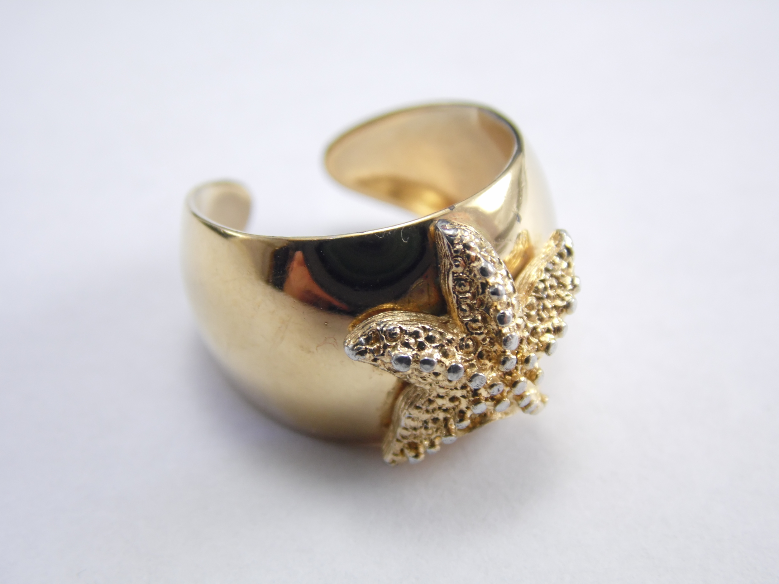 Size 5.5 Signed Sarah Coventry Vintage Gold Ocean Beach Starfish Ring