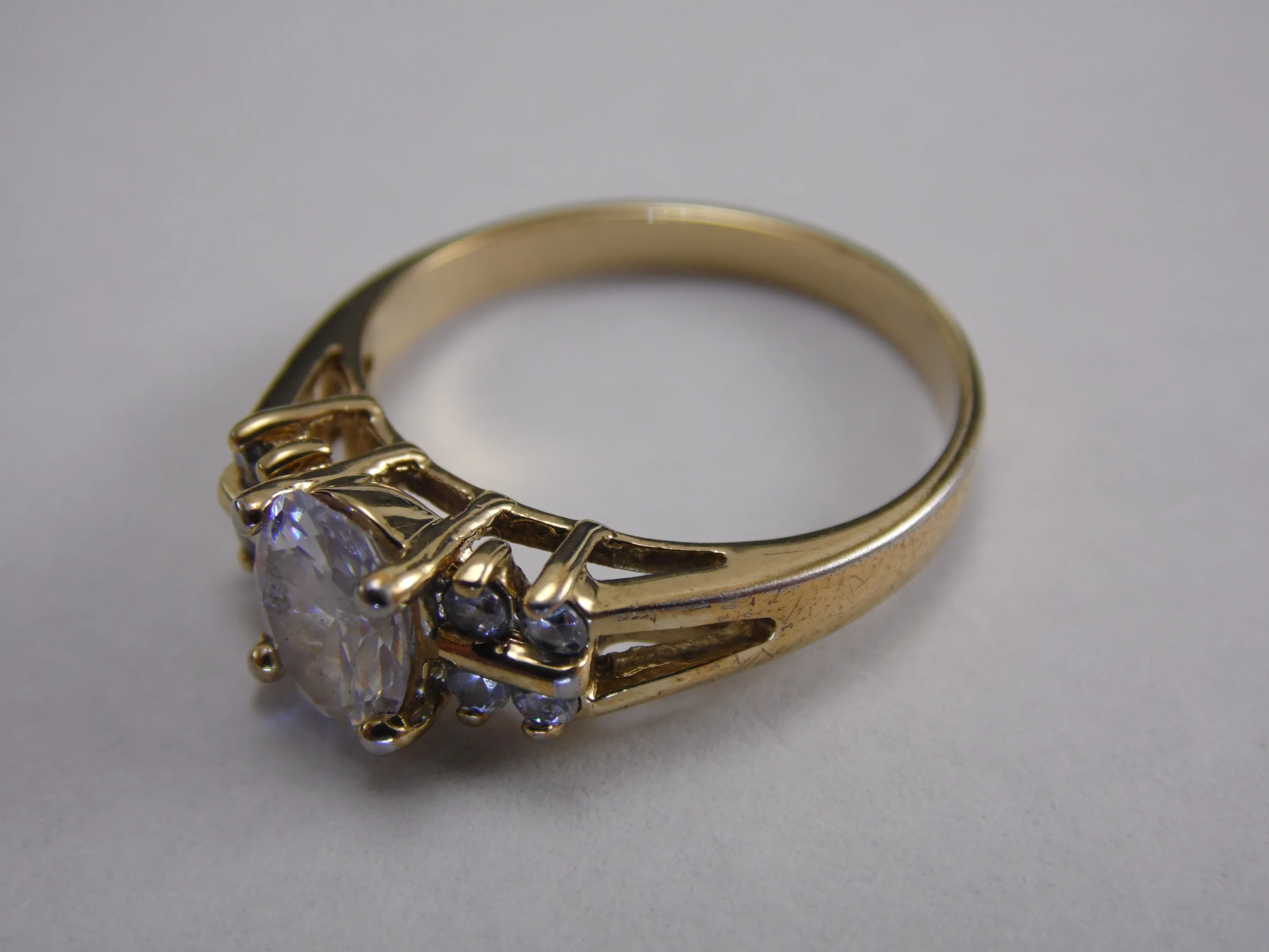 Size 9 Gold Tone Oval & Round Cut Faux Diamond Cubic Zirconia CZ Vintage Cathedral Cocktail Statement Engagement Promise Ring  1.64ct T.W