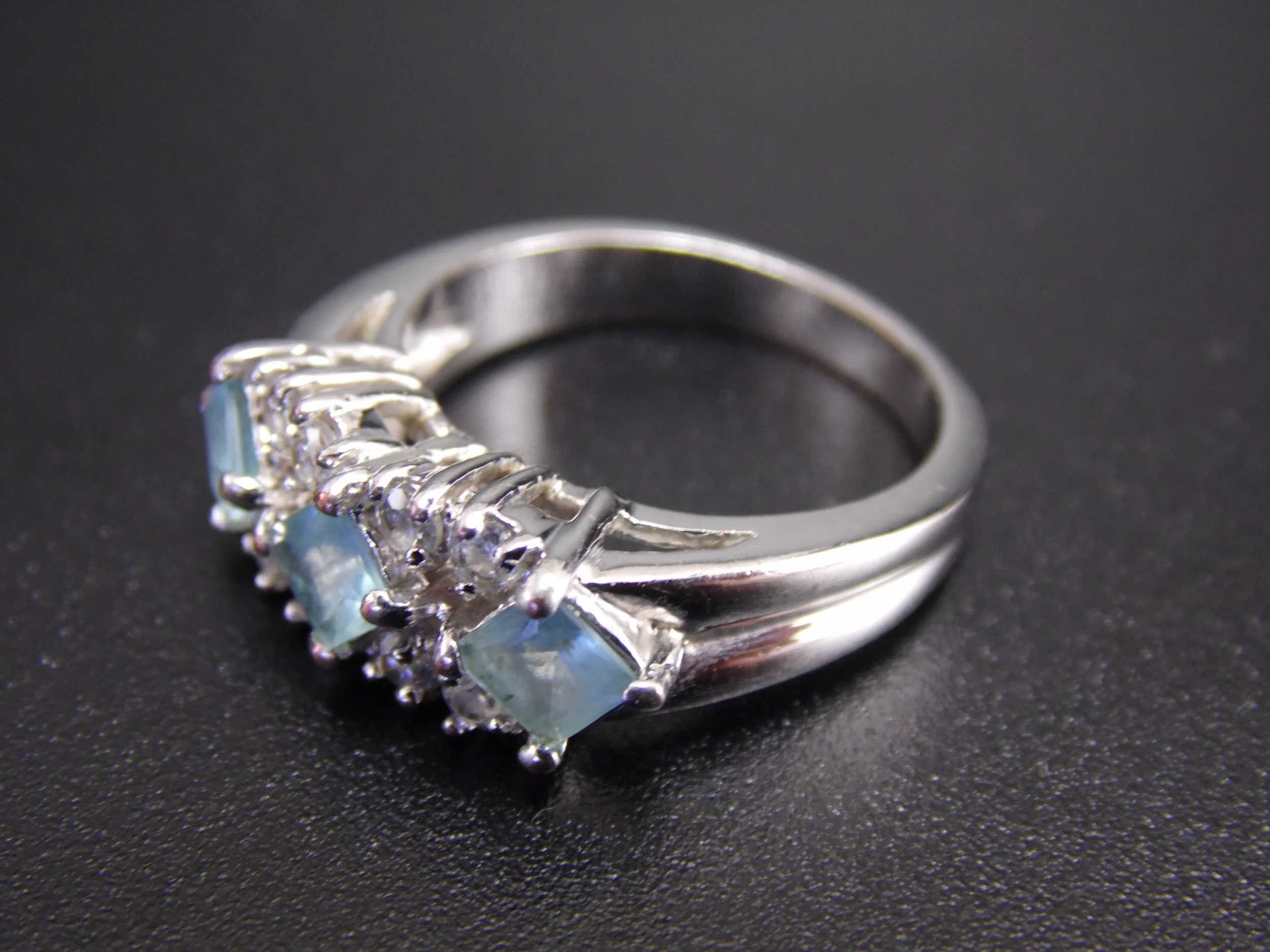 Size 7 Silvertone Prong Set Vintage Blue Faux Aquamarine March Birthstone Multi Stone Engagement Promise Ring 1.9ct T.W