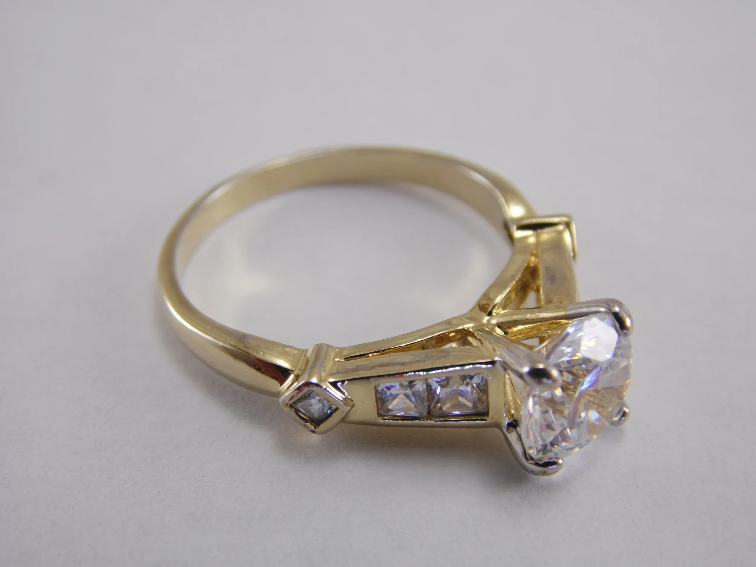 Size 9 Goldtone Round & Square Cut Cathedral Prong Set Diamond Cubic Zirconia CZ Vintage Engagement Promise Ring