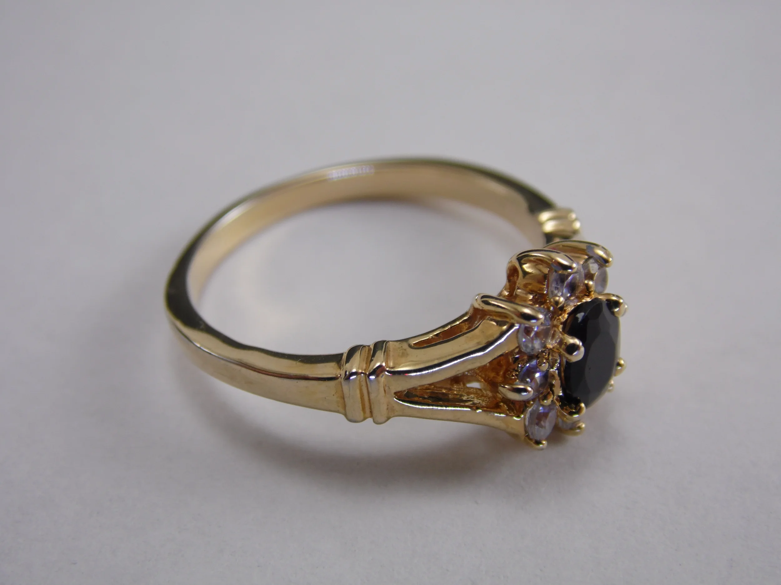 Size 9.5 Gold Tone Faux Oval Cut Red Ruby Cubic Zirconia CZ Accents Vintage Halo Cocktail Statement Ring .84ct T.W