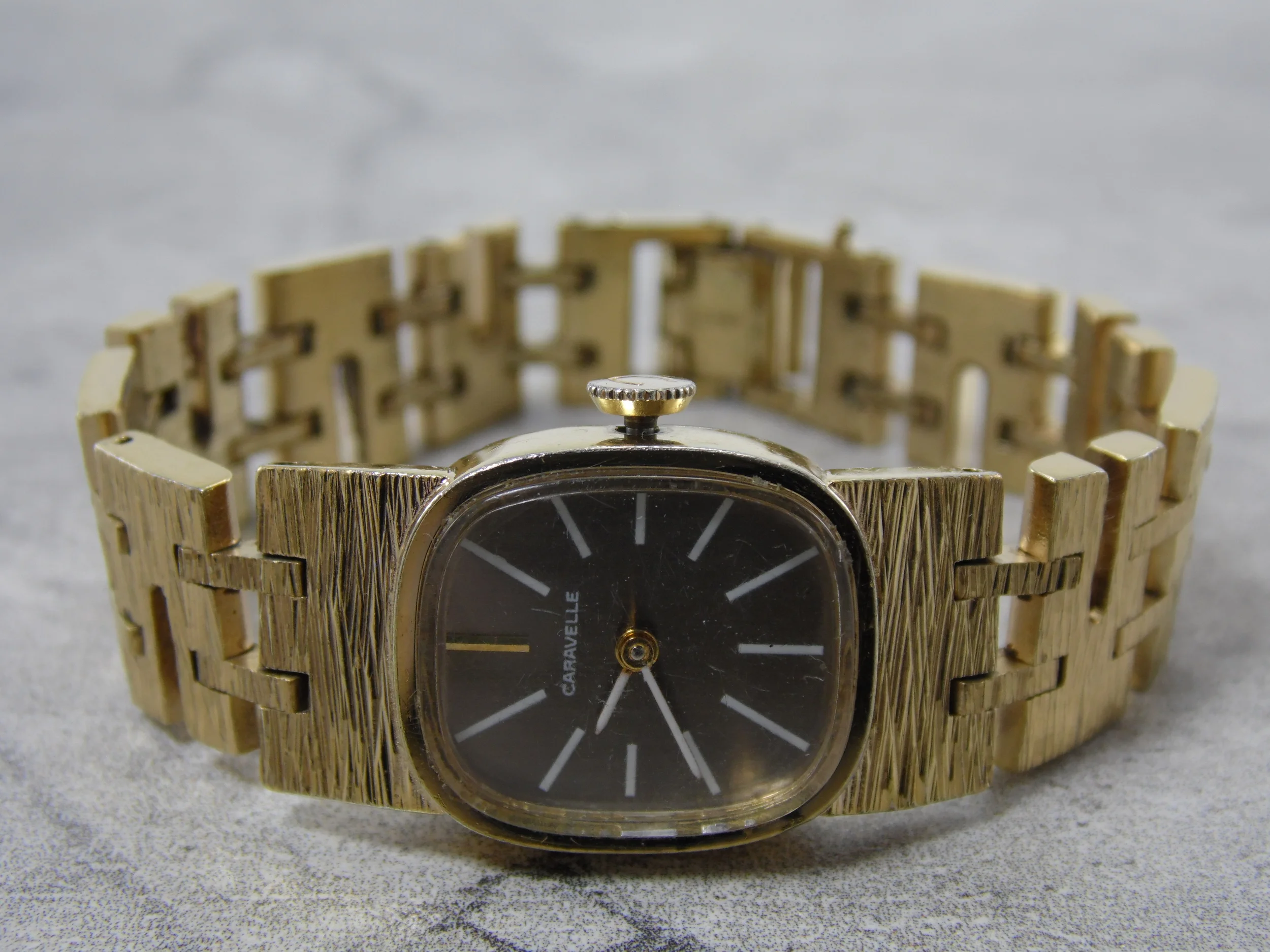 Vintage Caravelle by Bulova Gold-Tone Womens Ladies 17 Jewel Mechanical Swiss Made Wind Up Watch 