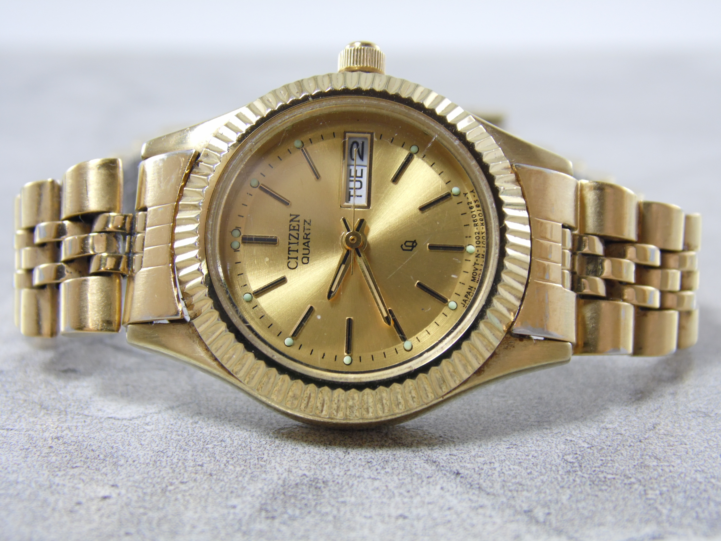 Vintage Citizen Bilingual Day Date Gold-tone Womens Ladies Watch