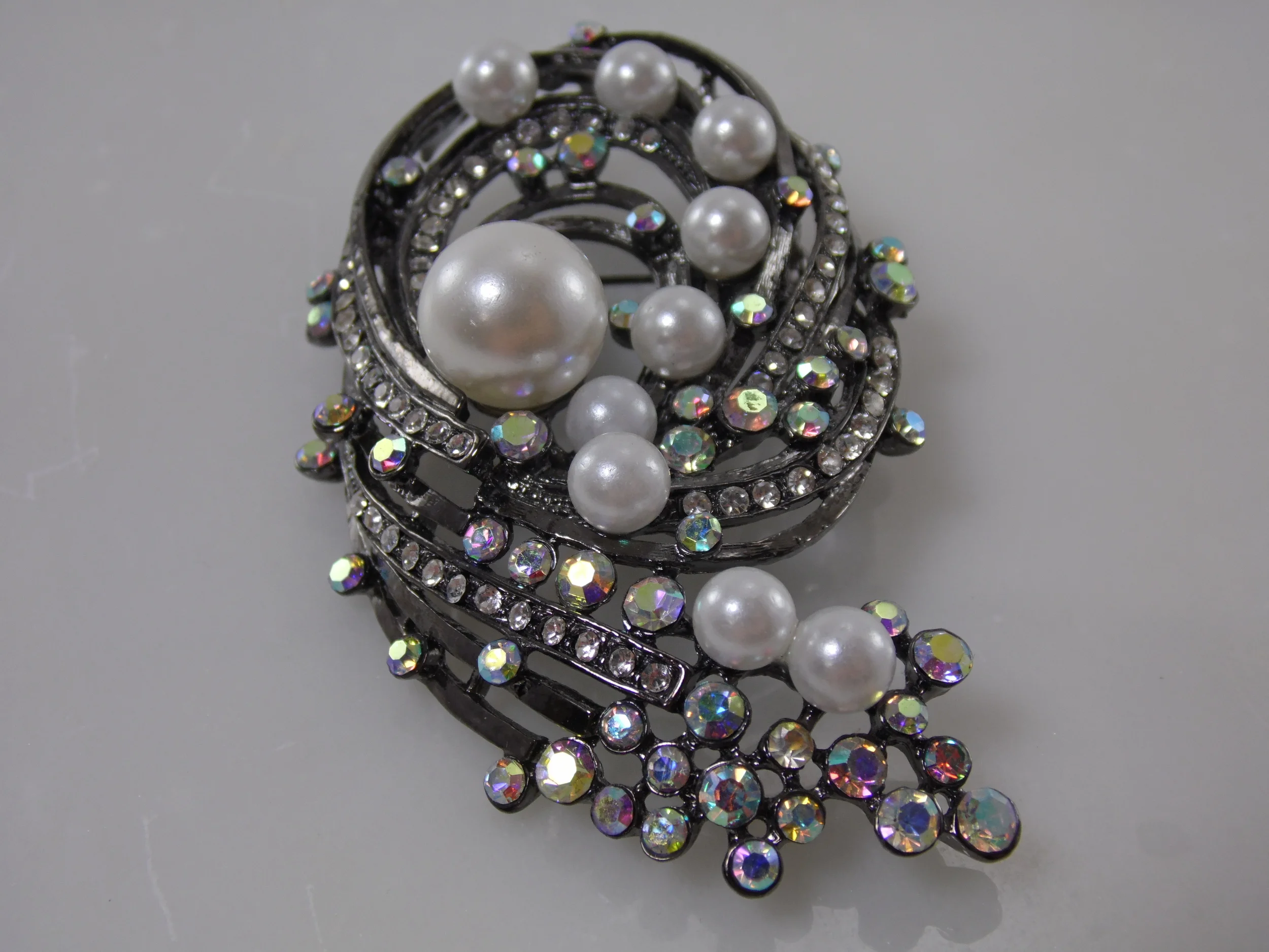 Vintage AB Aurora Borealis Multicolor Rhinestone Cubic Zirconia CZ Faux Pearl Peacock Brooch Pin