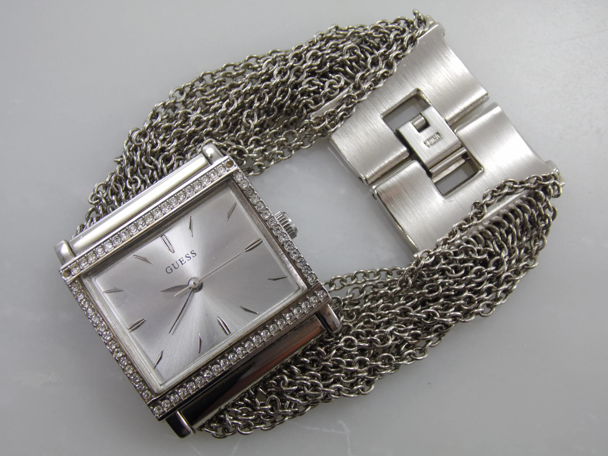 Vintage Womens Crystal Rhinestone Embellished Mesh Bracelet Authentic Guess Watch 