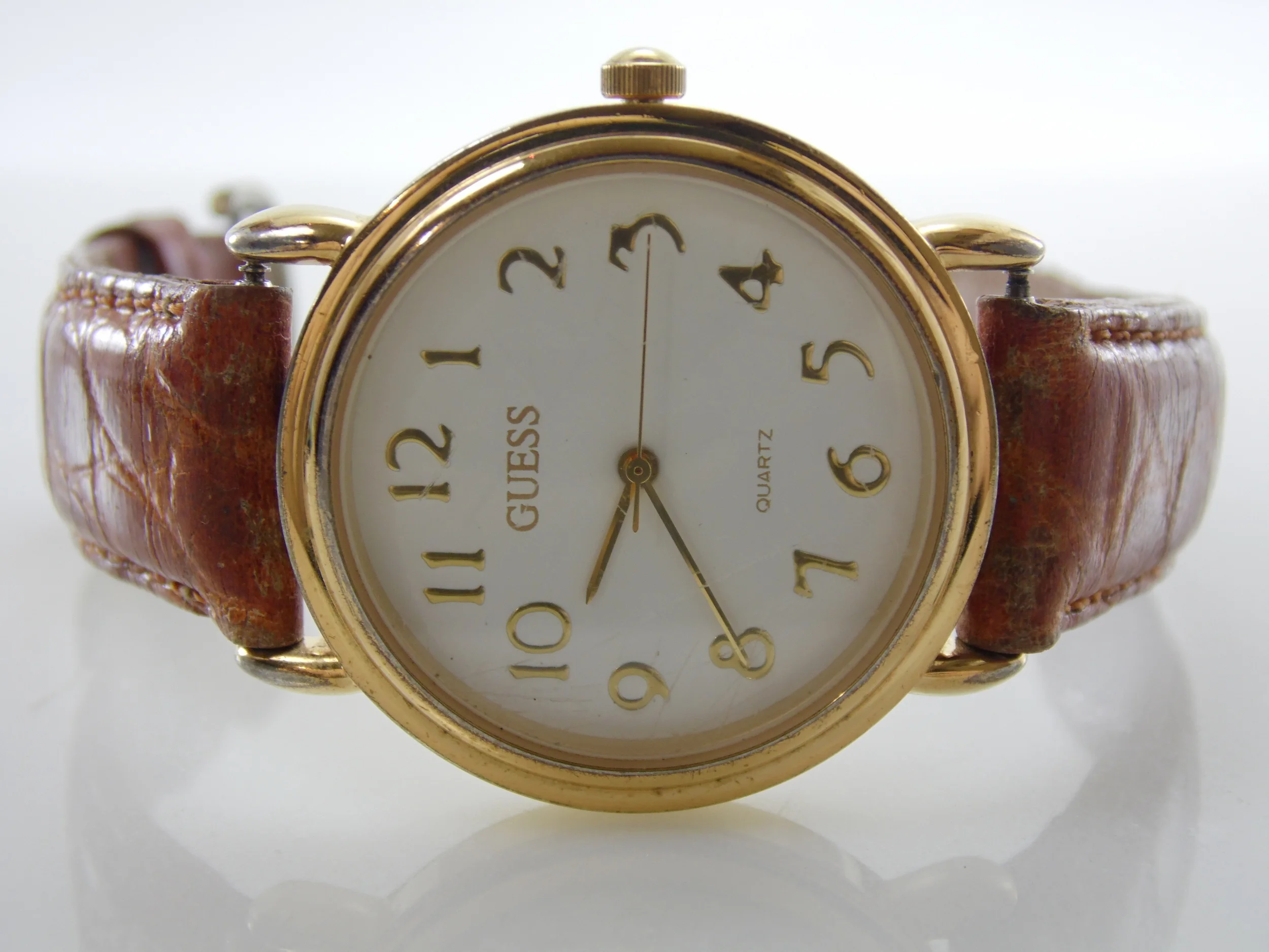 Vintage Unisex Mens Womens Leather Adjustable Band Authentic Guess Watch