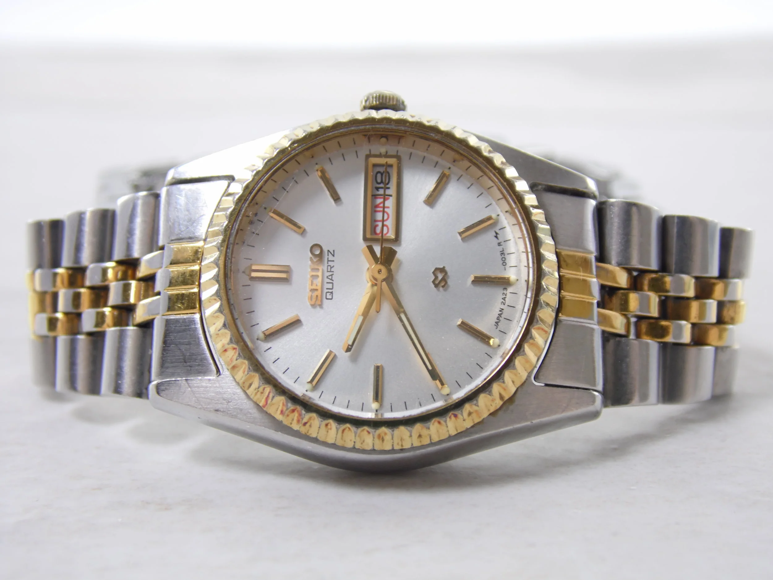 Vintage 1980's Seiko Day Date Calendar Two Tone Gold Stainless Steel Womens Watch 