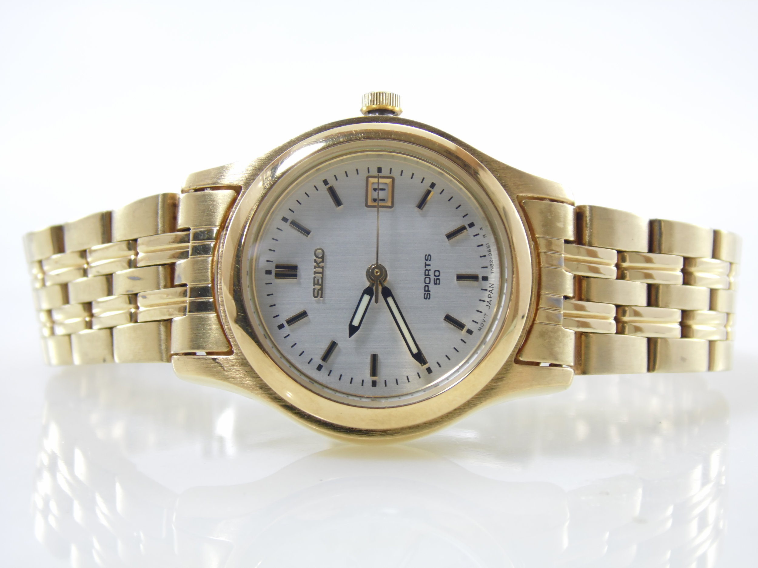 Womens Gold Seiko 5 Bar Water Resistant Sports 50 Calendar Date Quartz Watch 7N82-0349