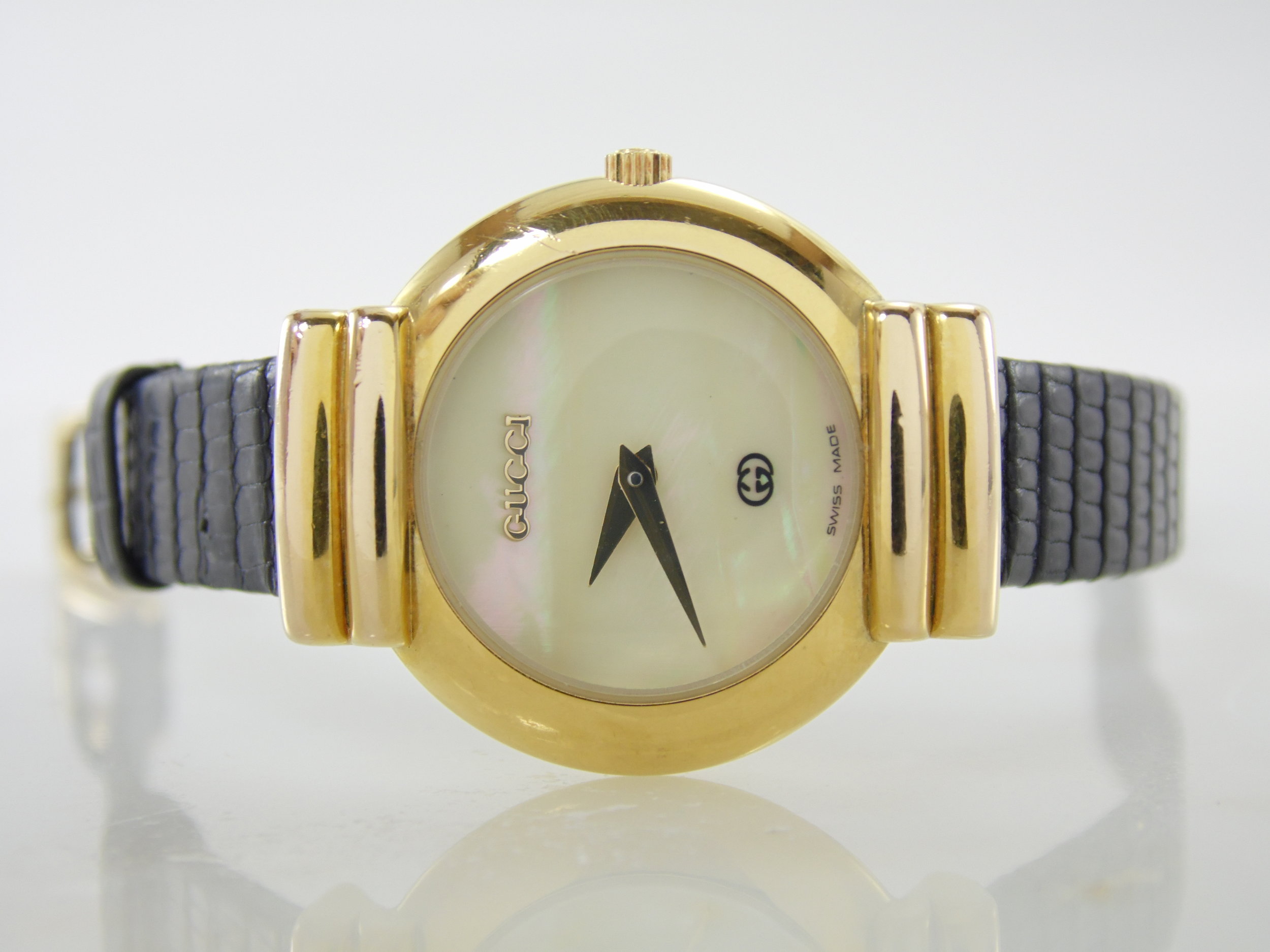 Vintage Gold Mother of Pearl MOP Gucci 5300L Swiss Made Watch 