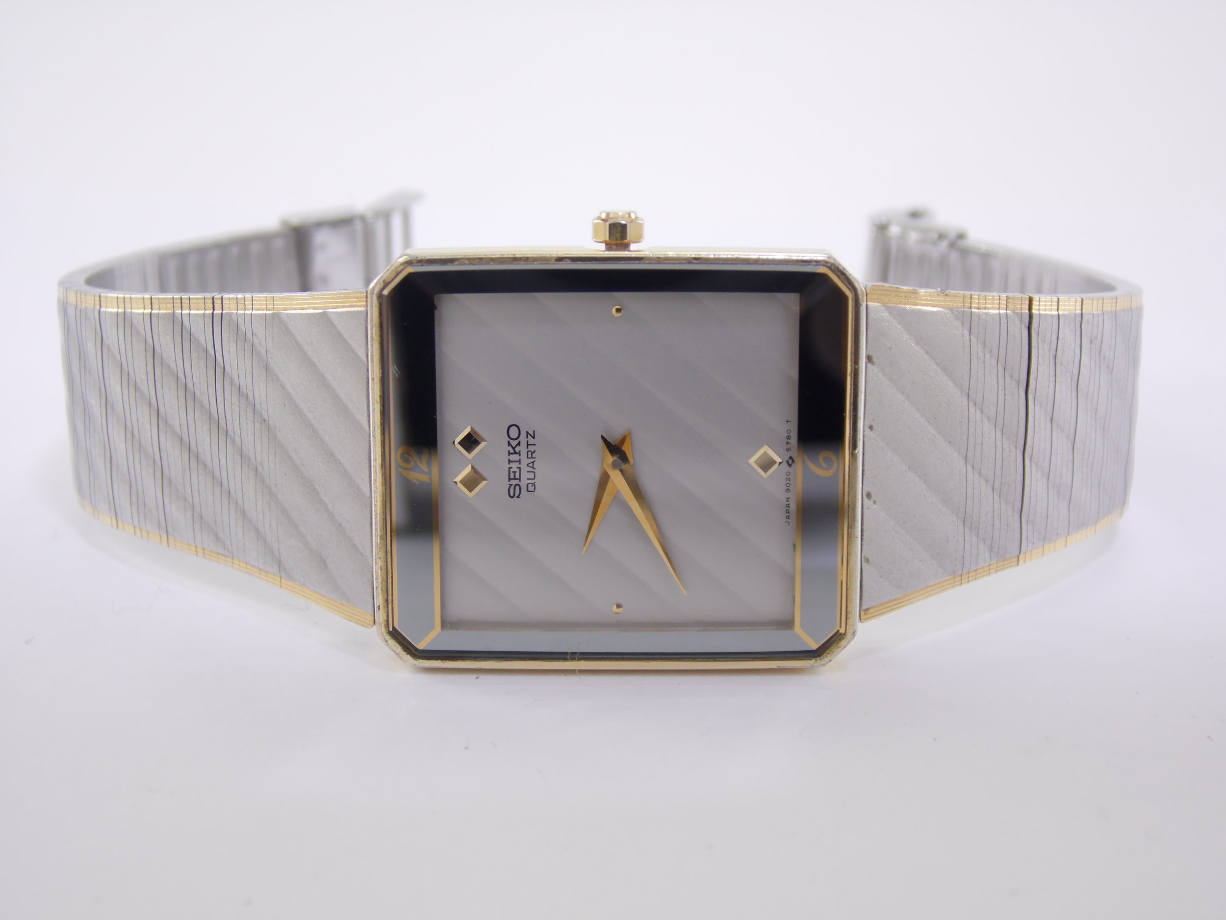 Vintage Two Tone Seiko Gold & Silver Mens Quartz Watch 9020A