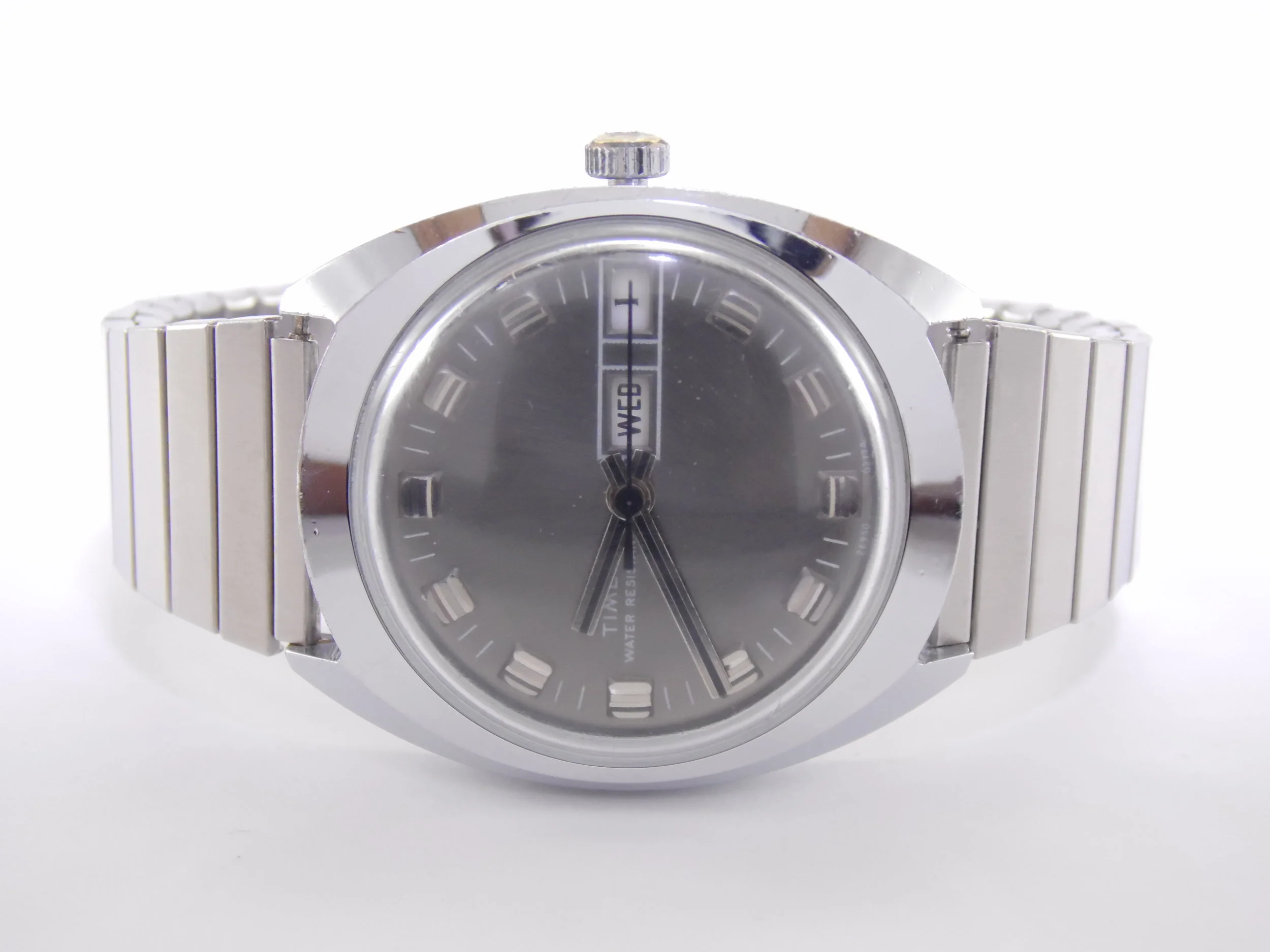Vintage Timex Mechanical Windup Day Date Calendar Mens Stainless Steel Watch