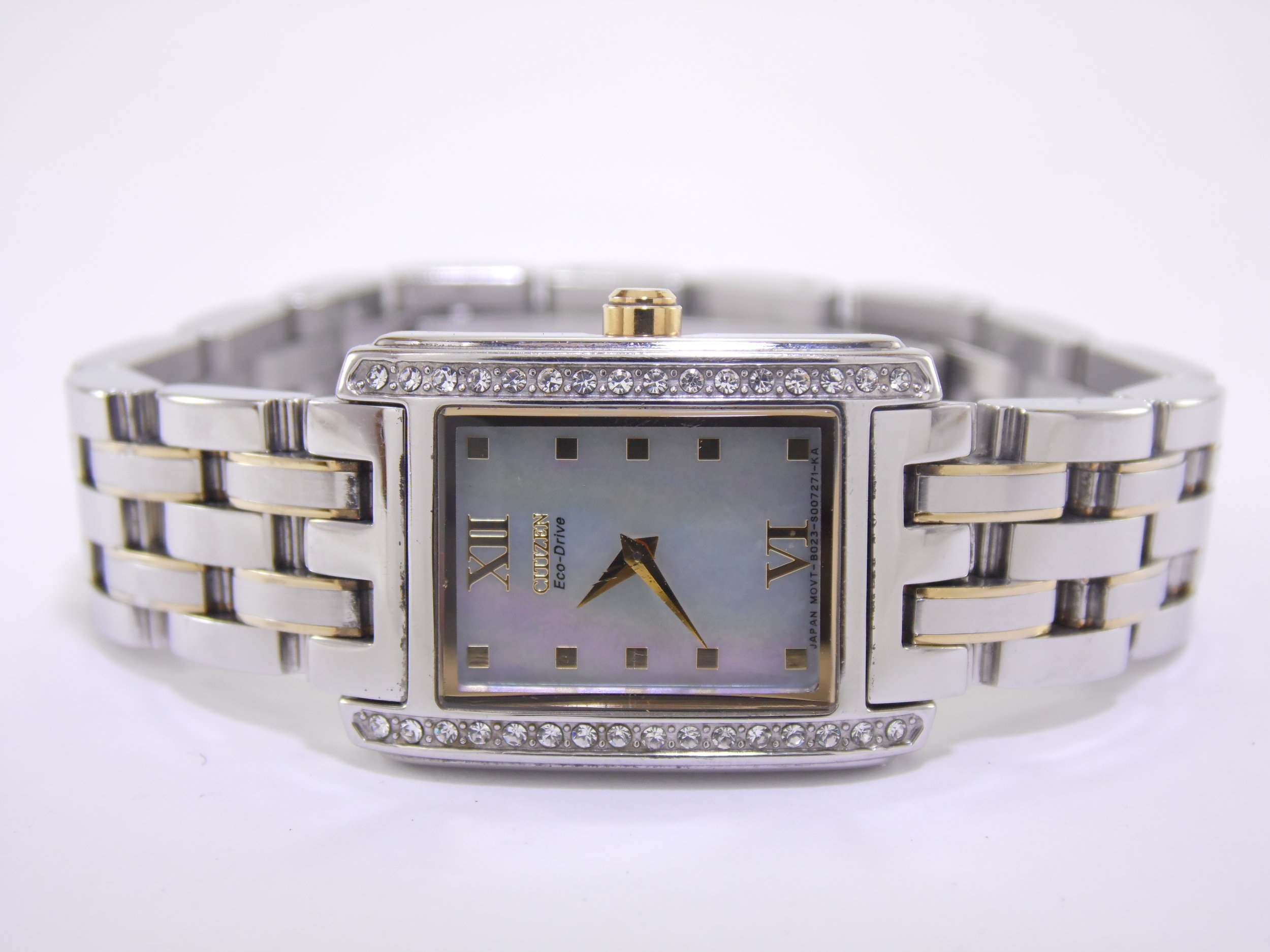 Vintage Womens Citizen Eco Drive Mother of Pearl Two Tone Stainless Steel Cubic Zirconia Crystal Bezel Solar Powered Rechargeable Watch