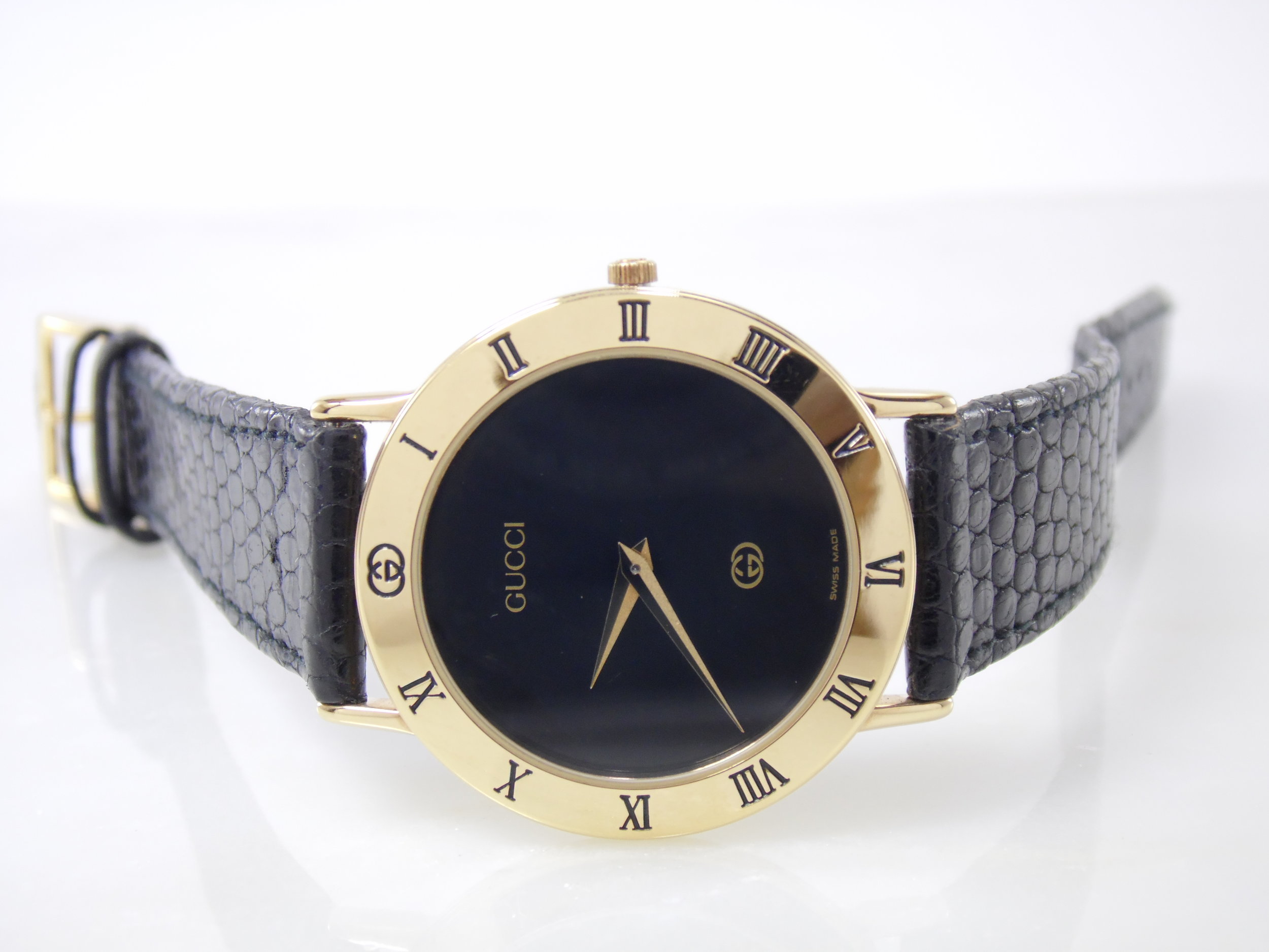 Rare Vintage Black & Gold Authentic Gucci 3000M Roman Numeral Mens Womens Luxury Designer Swiss Quartz Watch ETA 978.002
