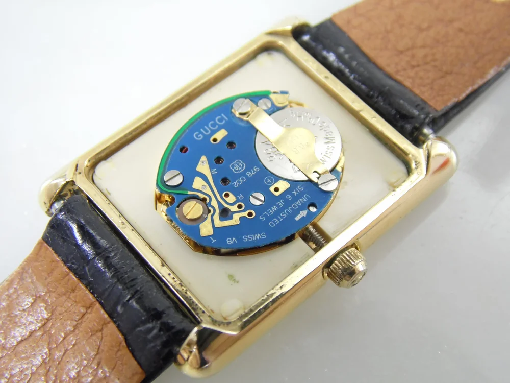 Rare Style Vintage Authentic Gucci 4200L Gold Womens Ladies