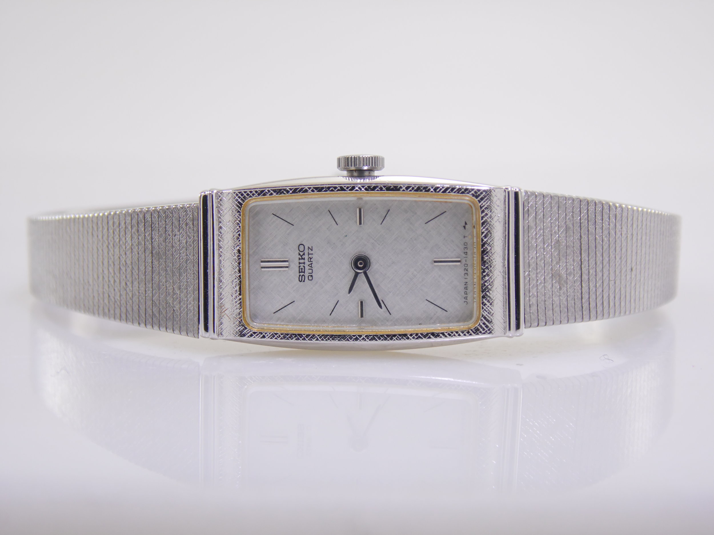 Vintage Silver Stainless Steel Seiko Womens Ladies Petite Slim Quartz Watch 1320A