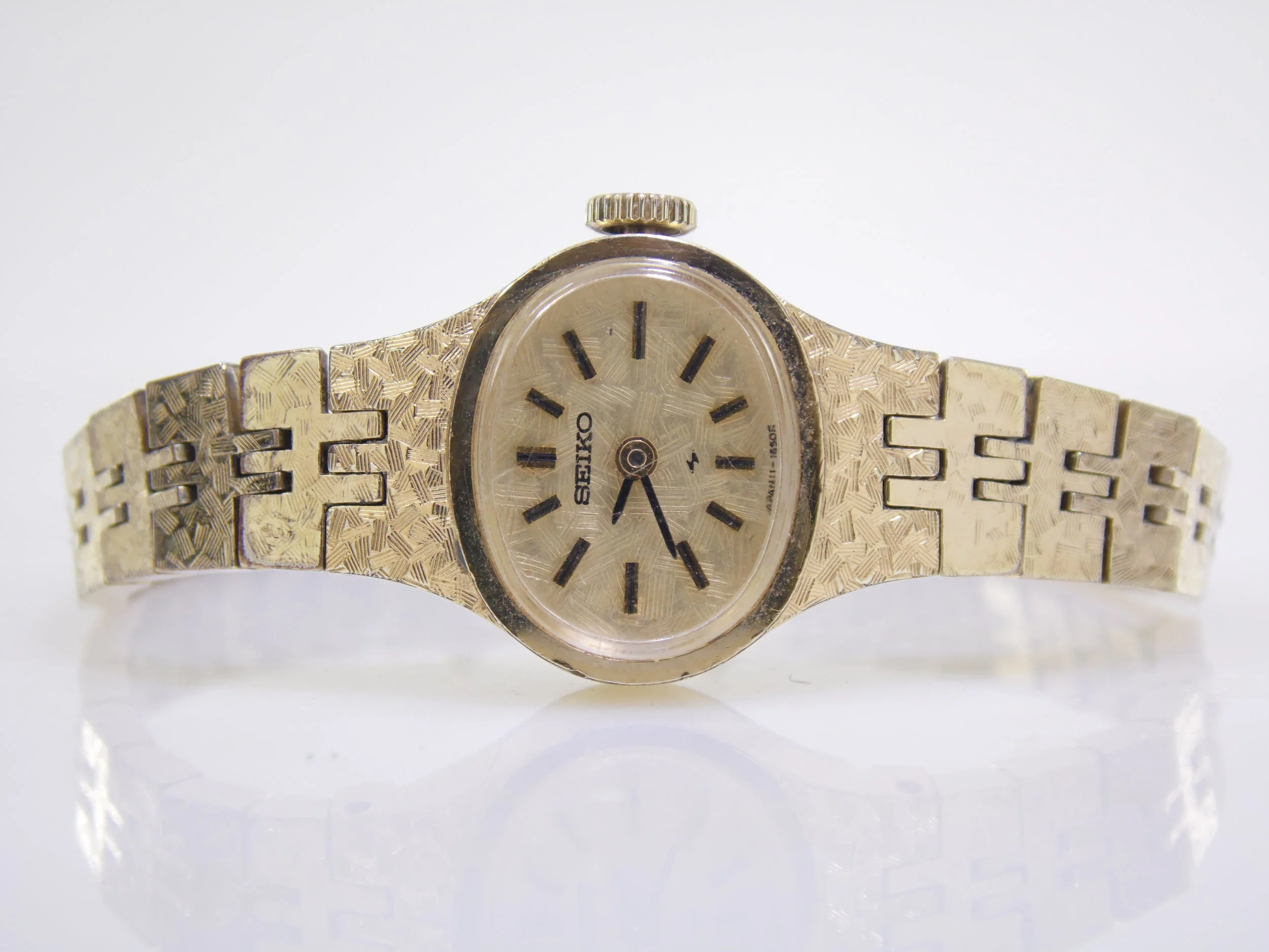 Vintage 1970's Seiko Mechanical 17 Jewels Windup Womens Ladies Gold Watch 