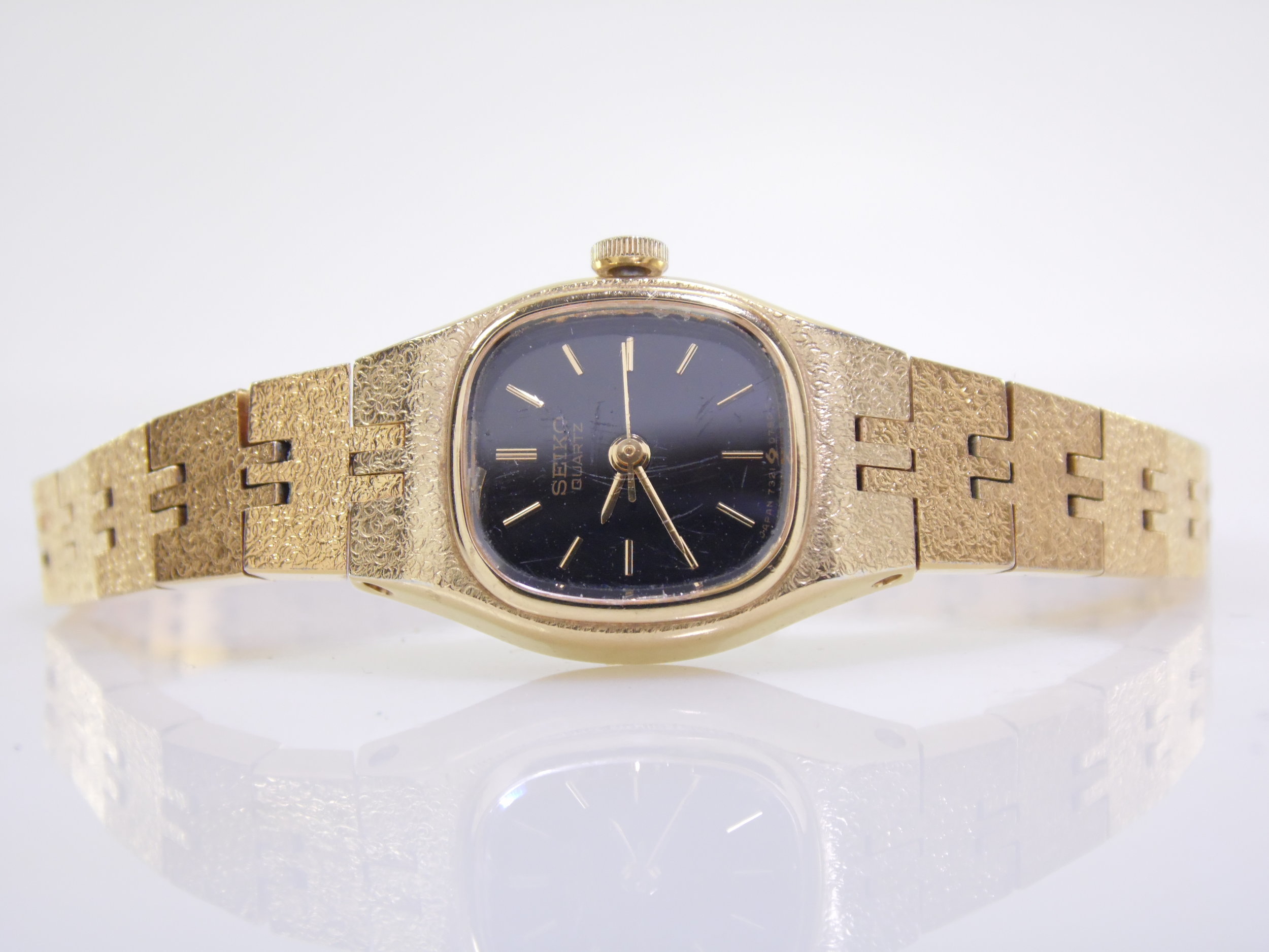 Vintage Black & Gold Seiko Womens Ladies Petite Slim Quartz Watch 7321A