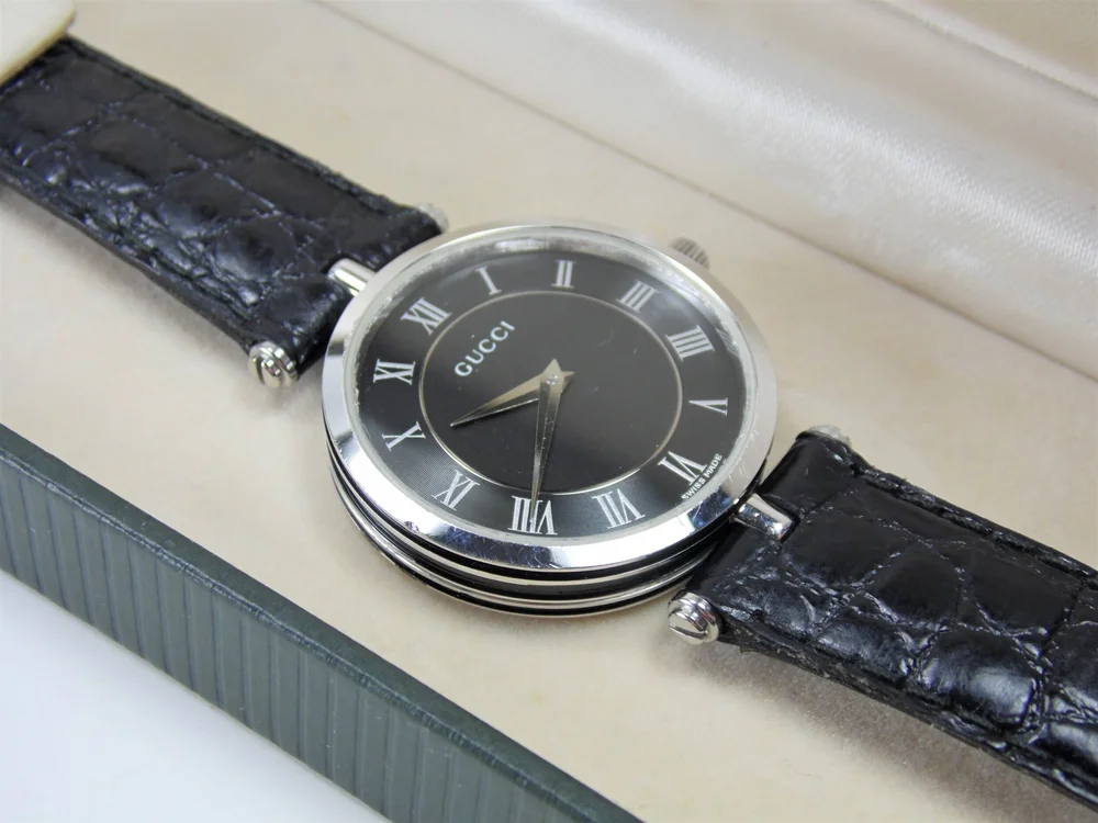 AUTHENTIC VINTAGE GUCCI GRAY LEATHER WATCH Gucci Gray Wristwatches for sale | eBay main image 2