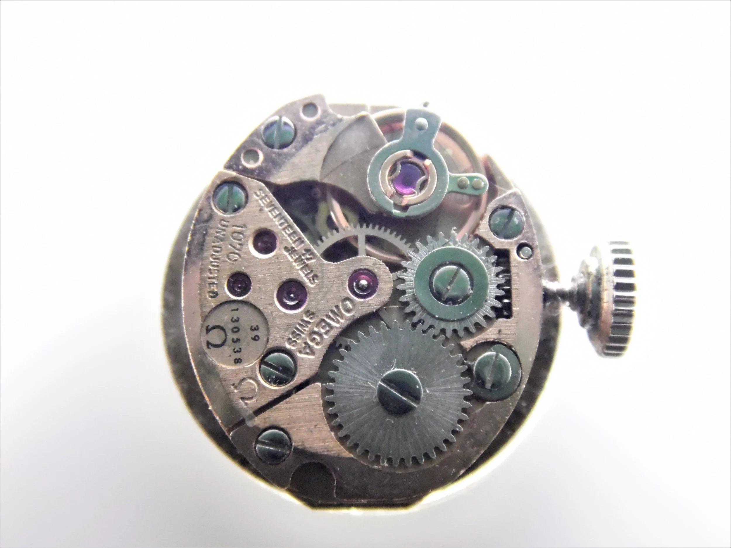 Vintage Omega 1070 Swiss Mechanical Watch Movement Parts/Repair Only (Runs)