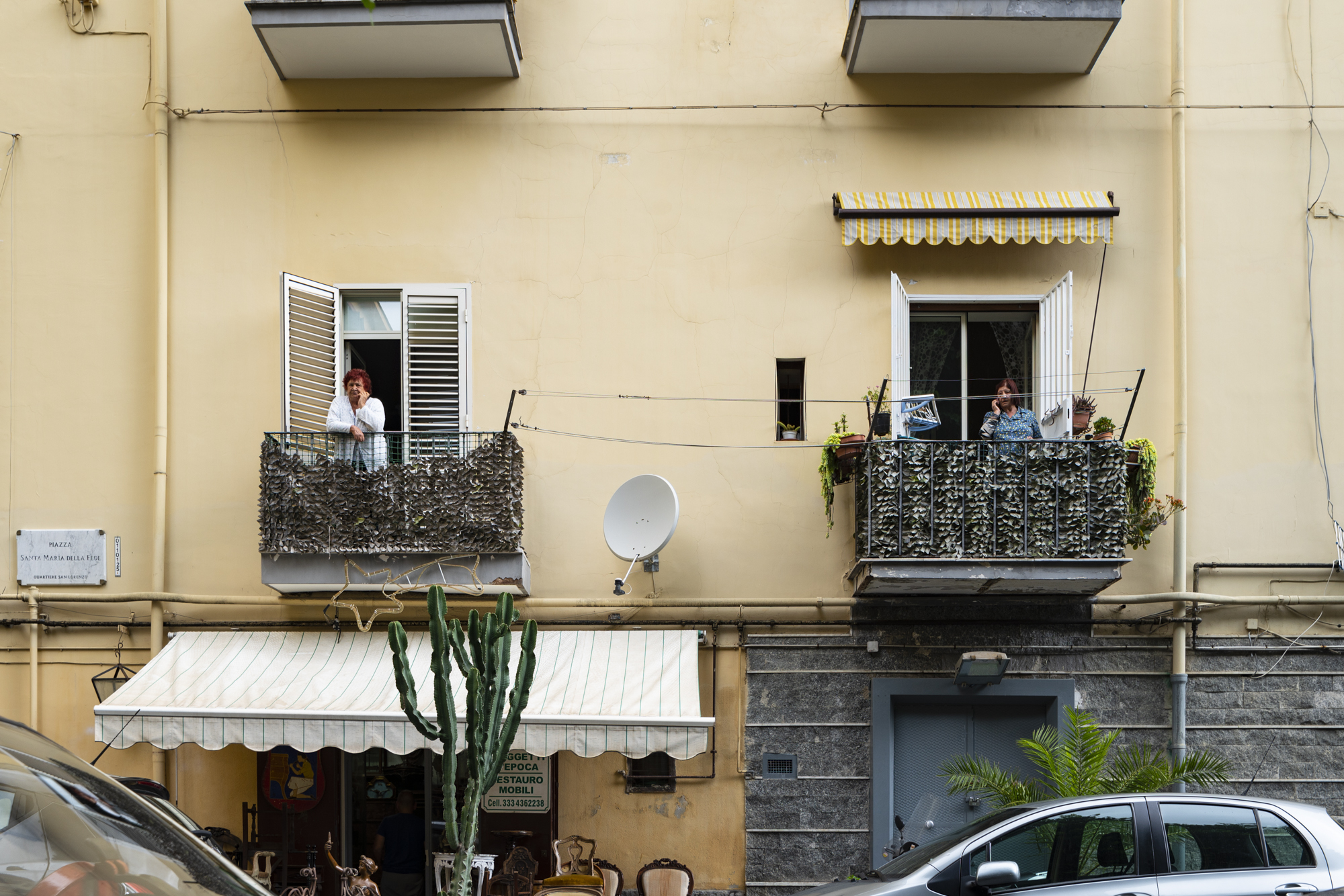 Neighbours, Naples