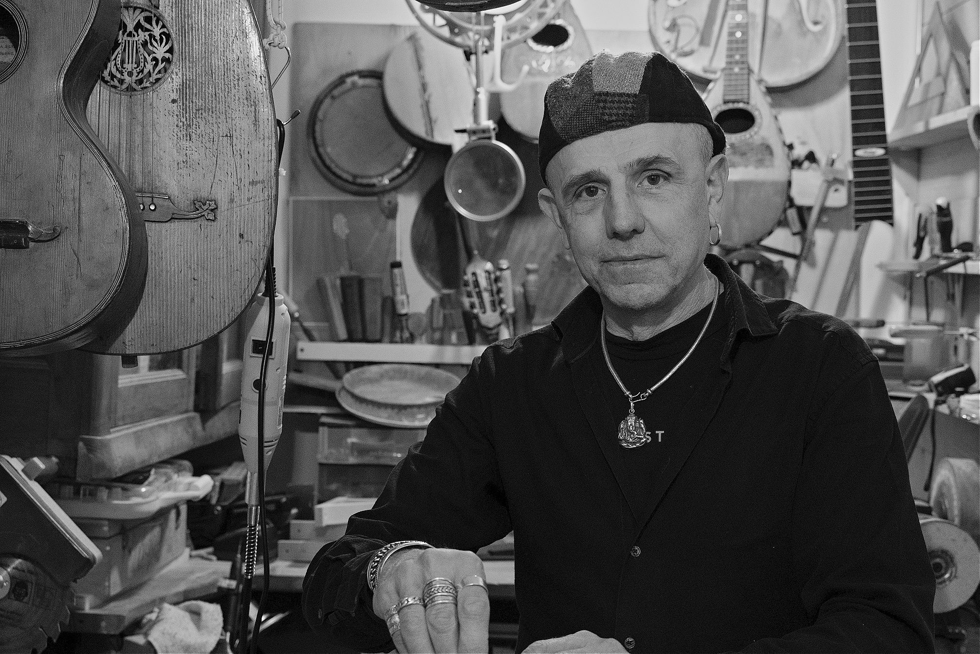 Andrea Incandela, Guitar maker, Genoa