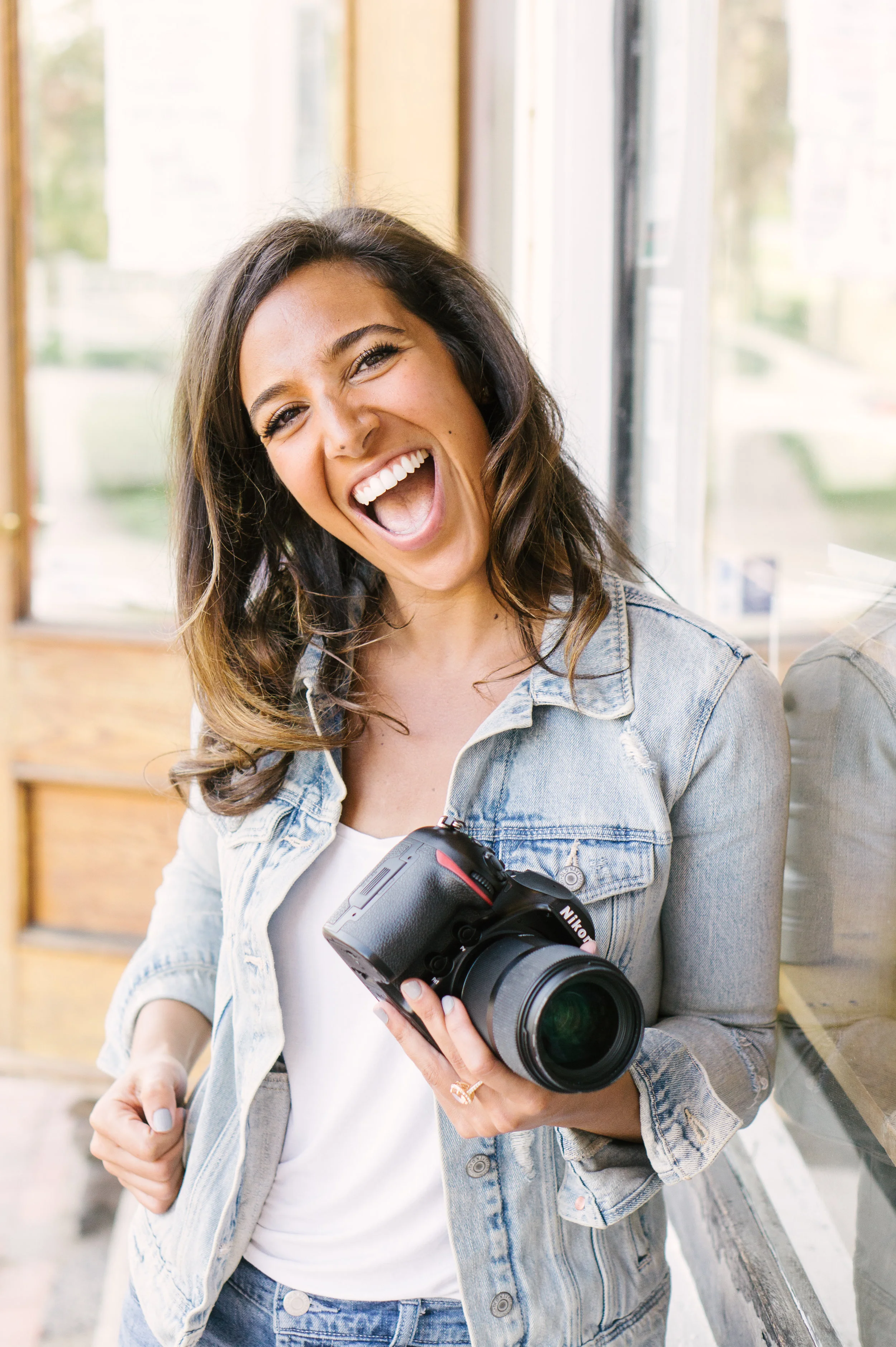 5 Ways to Look More Candid & Relaxed in Photos | How do people look so happy and relaxed in their photos? Here are 5 tips for loosening up in front of the camera! | Alexis the Greek blog