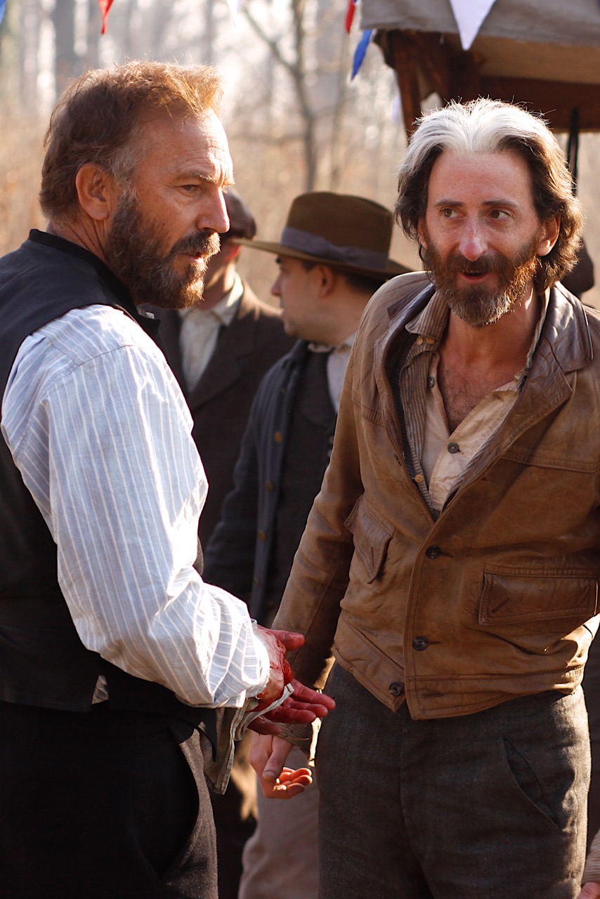 'HATFIELDS & MCCOYS' Dir: Kevin Reynolds