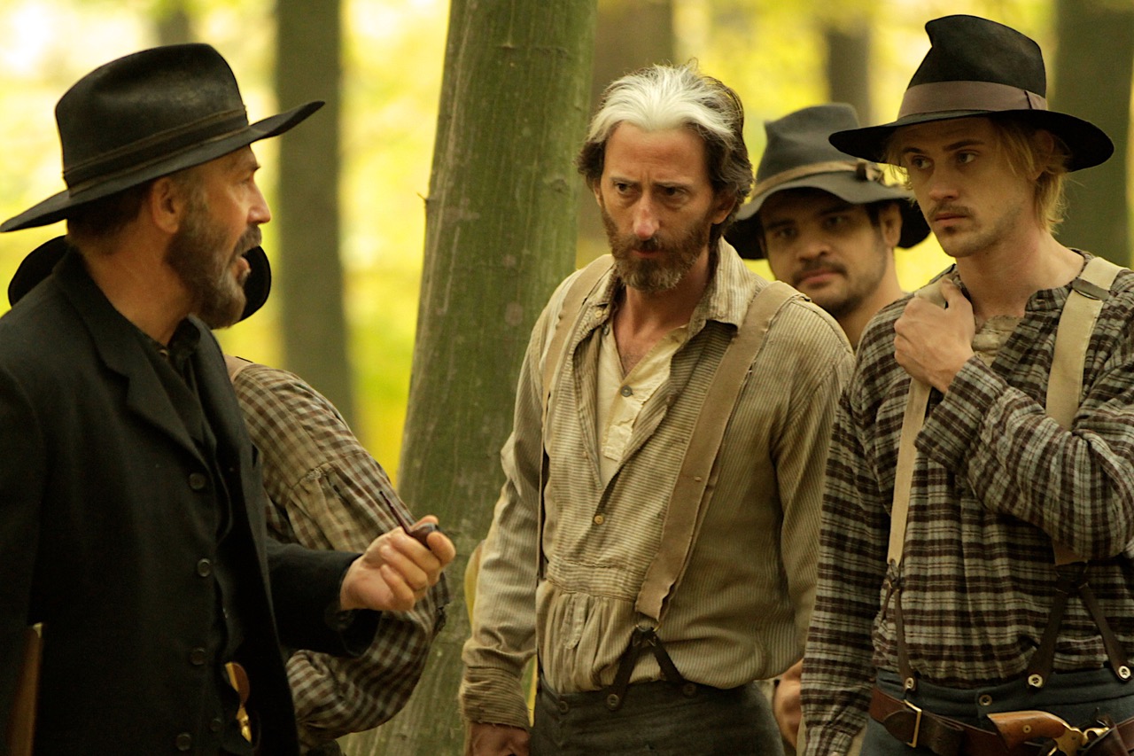 'HATFIELDS & MCCCOYS' Dir: Kevin Reynolds