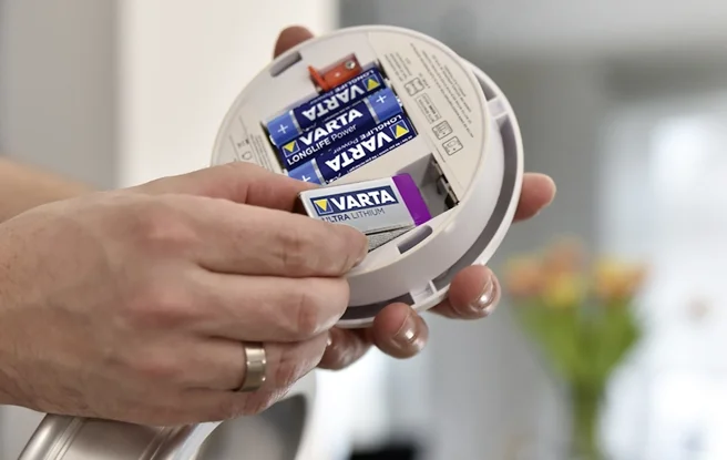 18_Varta-smoke-alarm-L-V-2018-03-2.jpg