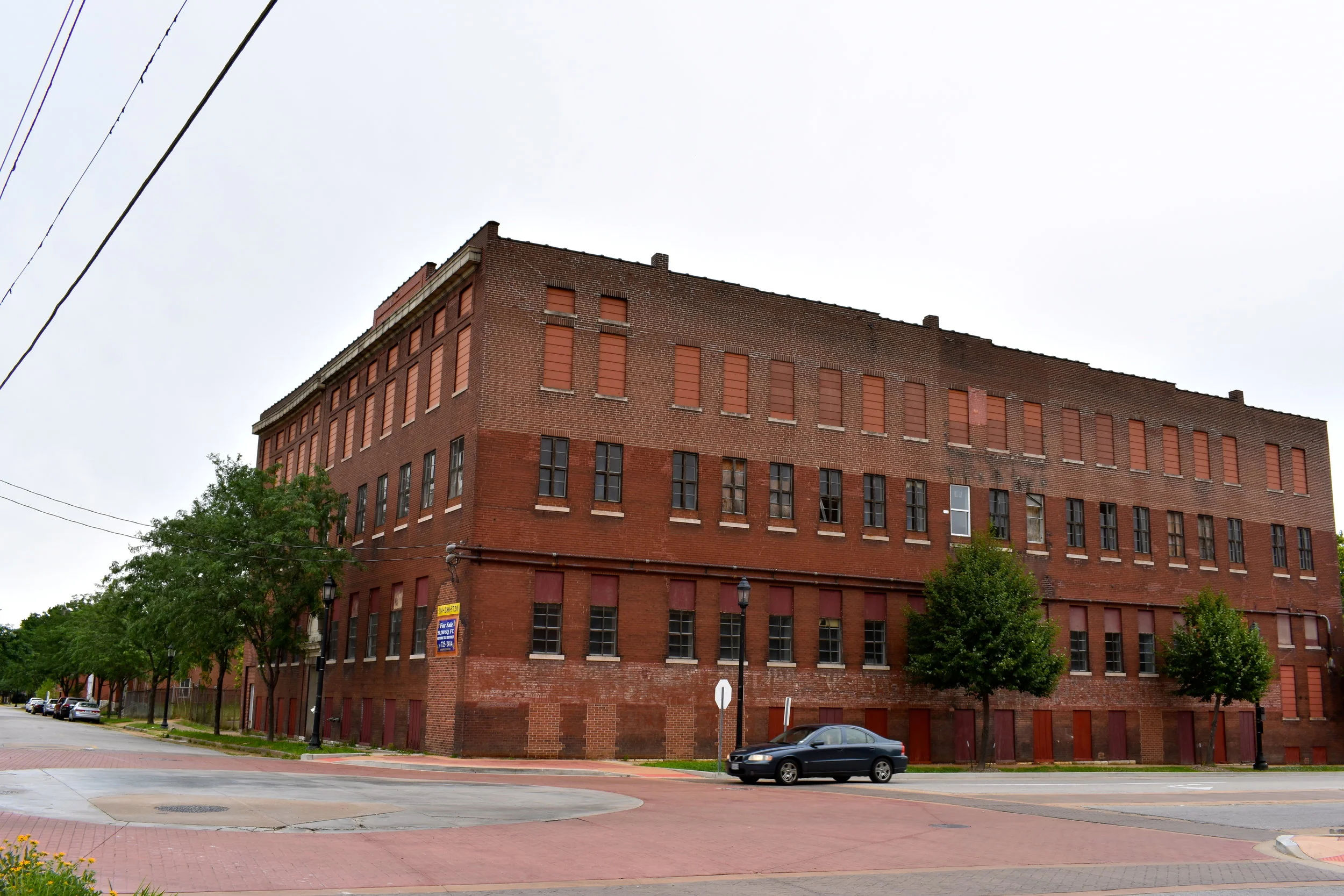 Bouras Mop Factory building sits idle at Park Avenue and Dolman Street