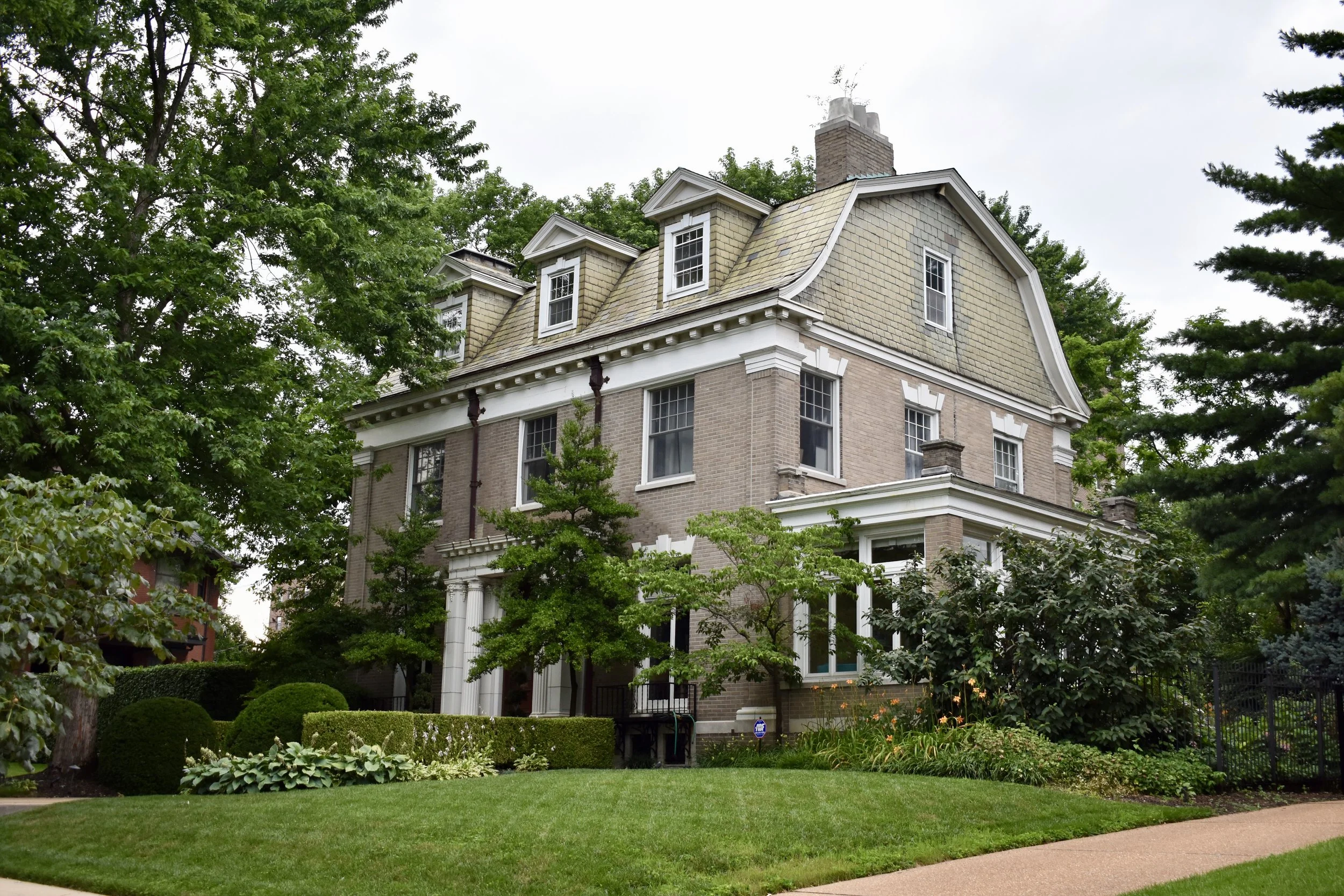 Compton Heights Neighborhood