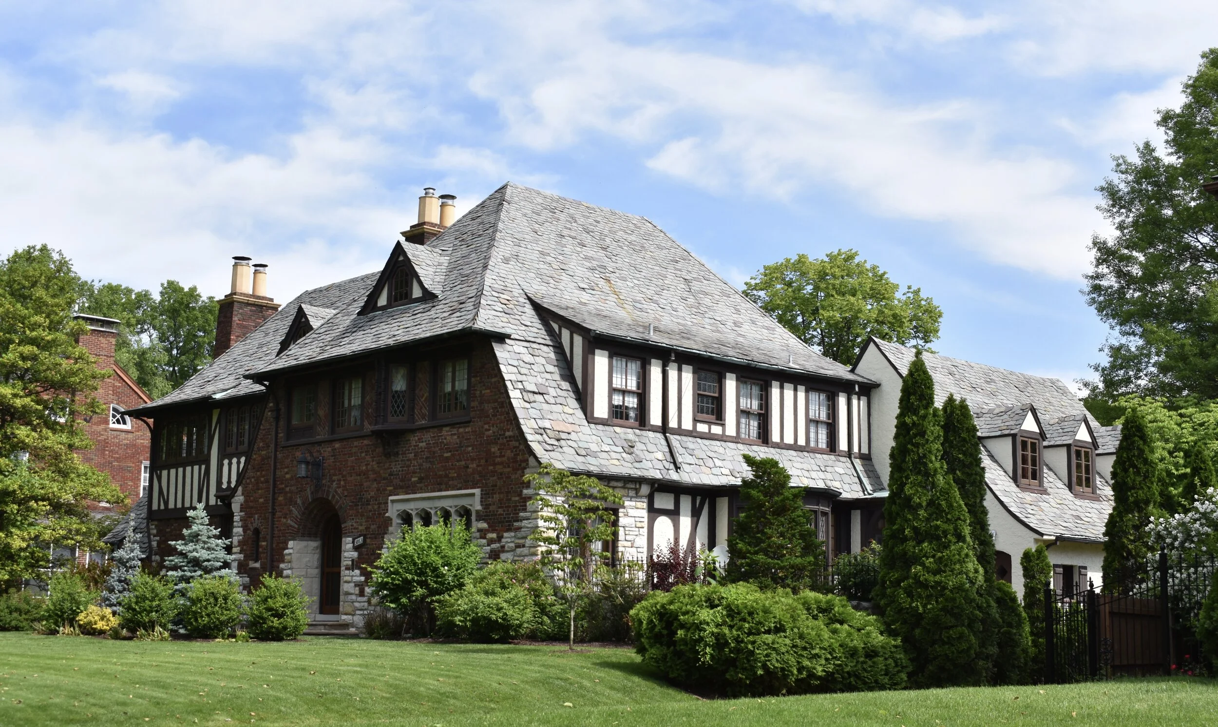The Holly Hills Neighborhood