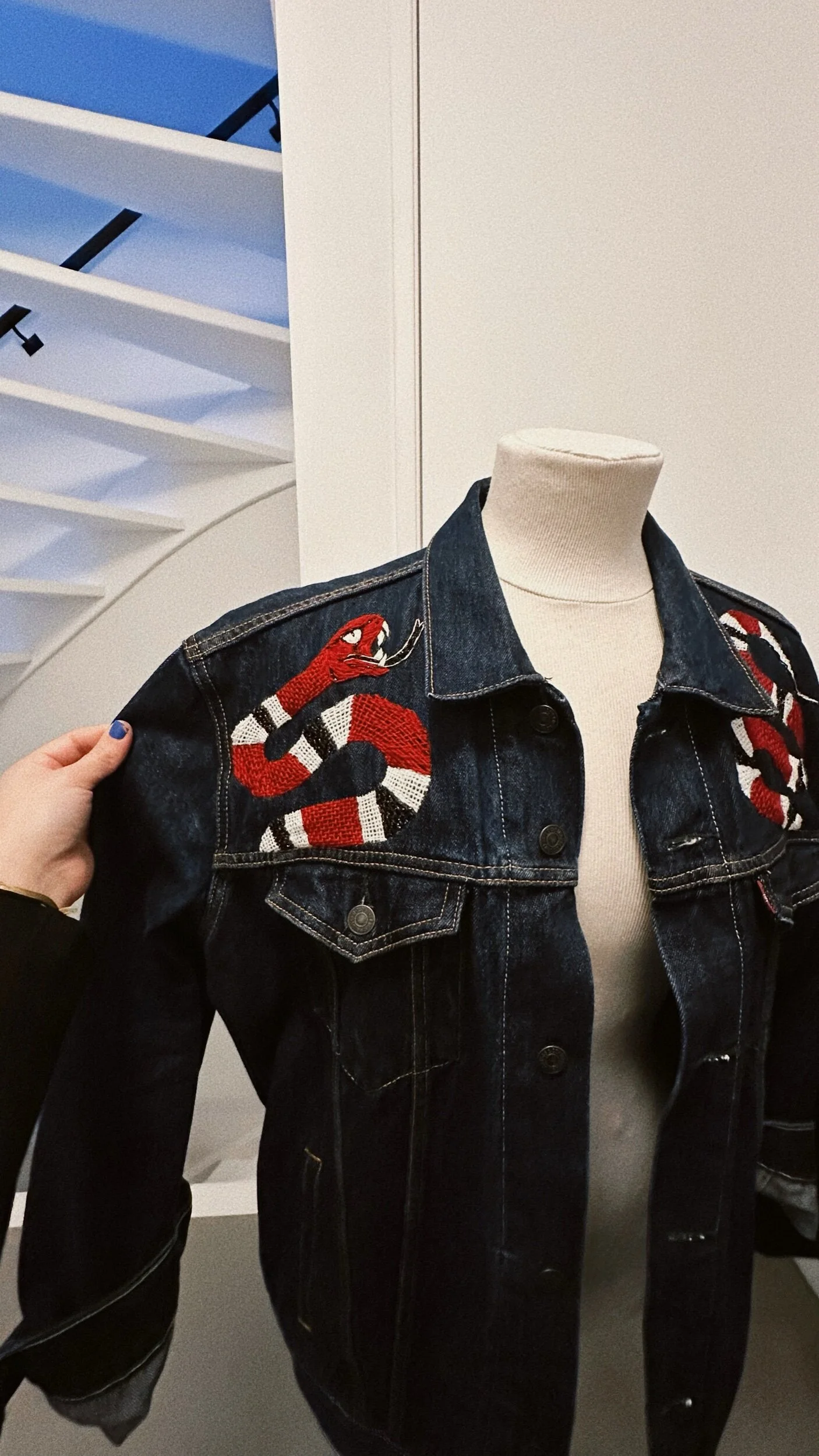 355F5A42-250C-4E09-A06B-3CA168D7C5F0