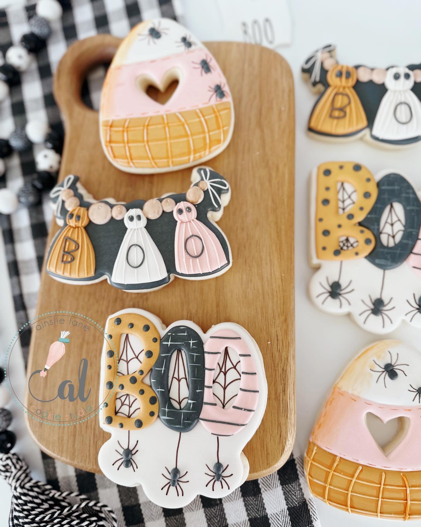 Happy Halloween 🎃! Be safe and have fun!!
&bull;
&bull;
&bull;
&bull;
&bull; Designs by @6bscreations insiders
&bull; #halloweencookies #boocookies #candycorncookies #ghostcookies #ainslielanecookiestudio #happyhalloween ##decoratedsugarcookies #coo
