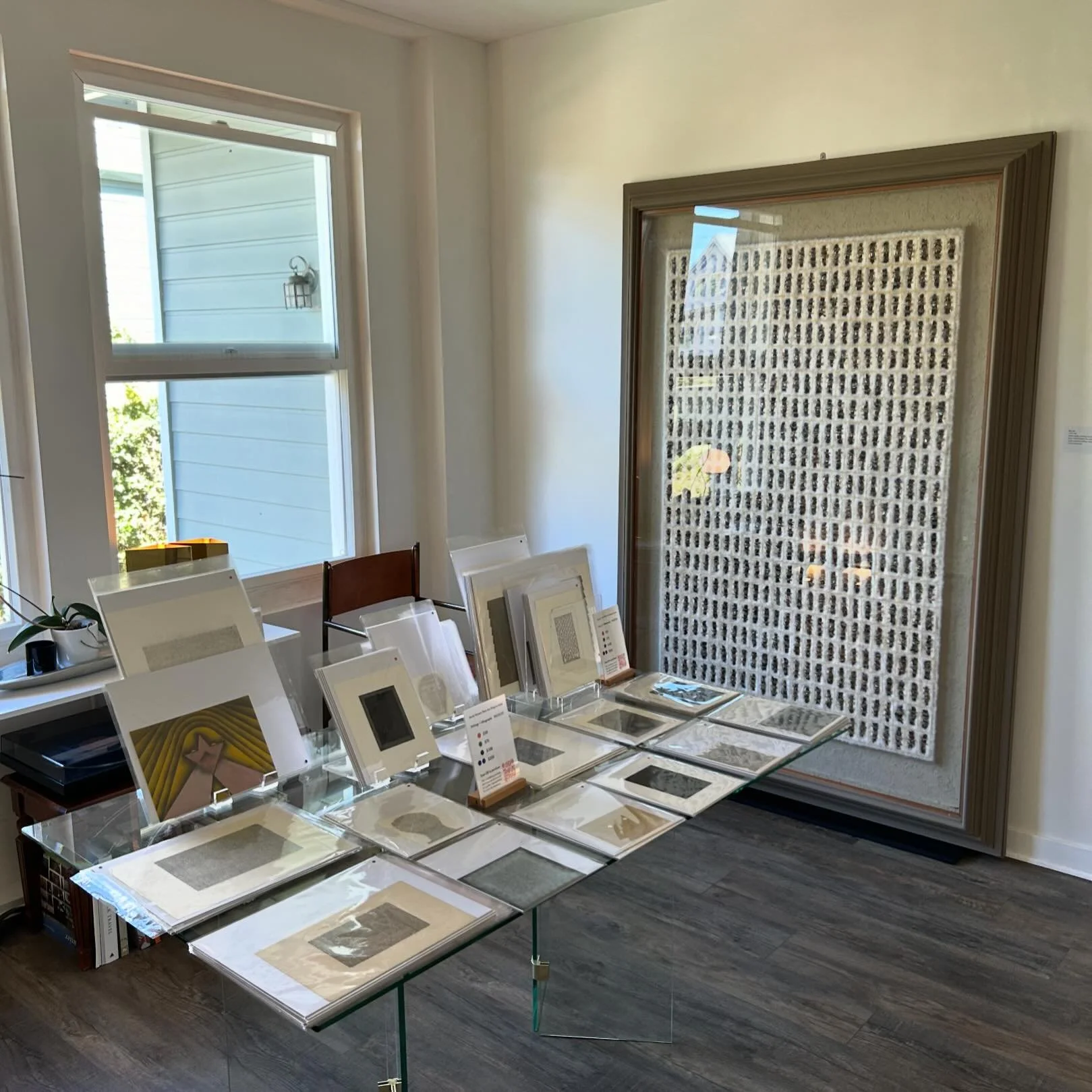 Last week to see Hardy Hanson: There Are Things to Come! Open until July 10th @michellethomasfineart.

Prints available on Artsy (link in bio).

&bull;&bull;&bull;
#hardyhanson #artist #modernart #californiaartist #santacruz #ucsc #detail #mixedmedia