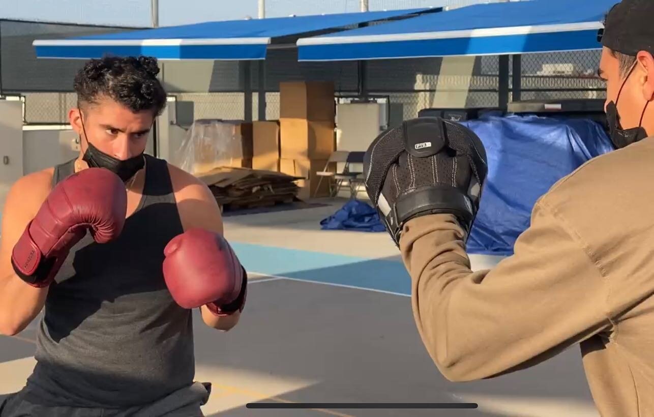 Fight Training for @bullettrainmovie with our cast supported by @hayabusacombat gear!! The worked extremely hard!! Thank you to the amazing stunt team that also helped bring all the action to life!! #BradPitt @badbunnypr @briantyreehenry @aarontaylor