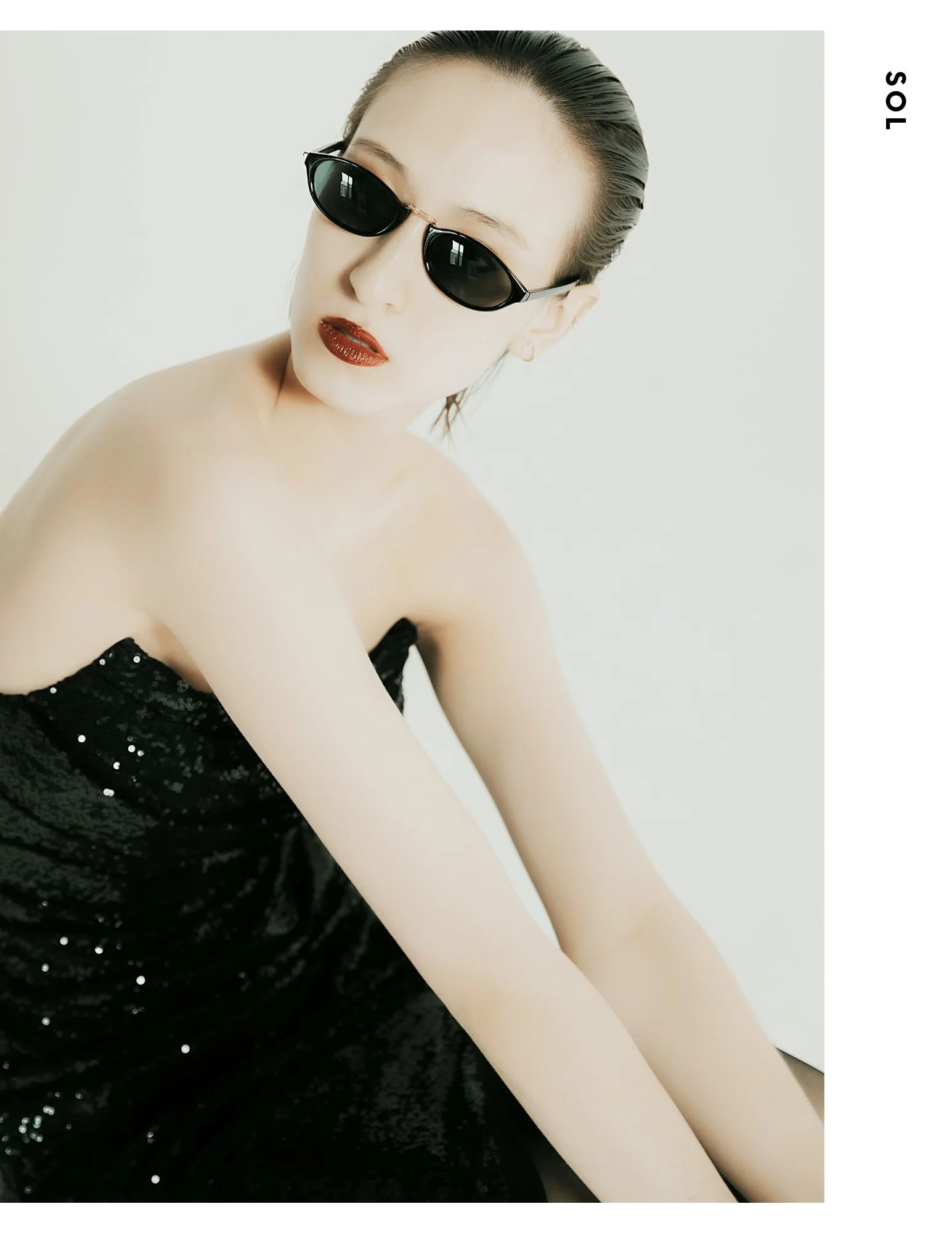 [Original size] Aeshetic Minimalist Fashion Magazine Cover - 2026-04-15T004323.591.jpg