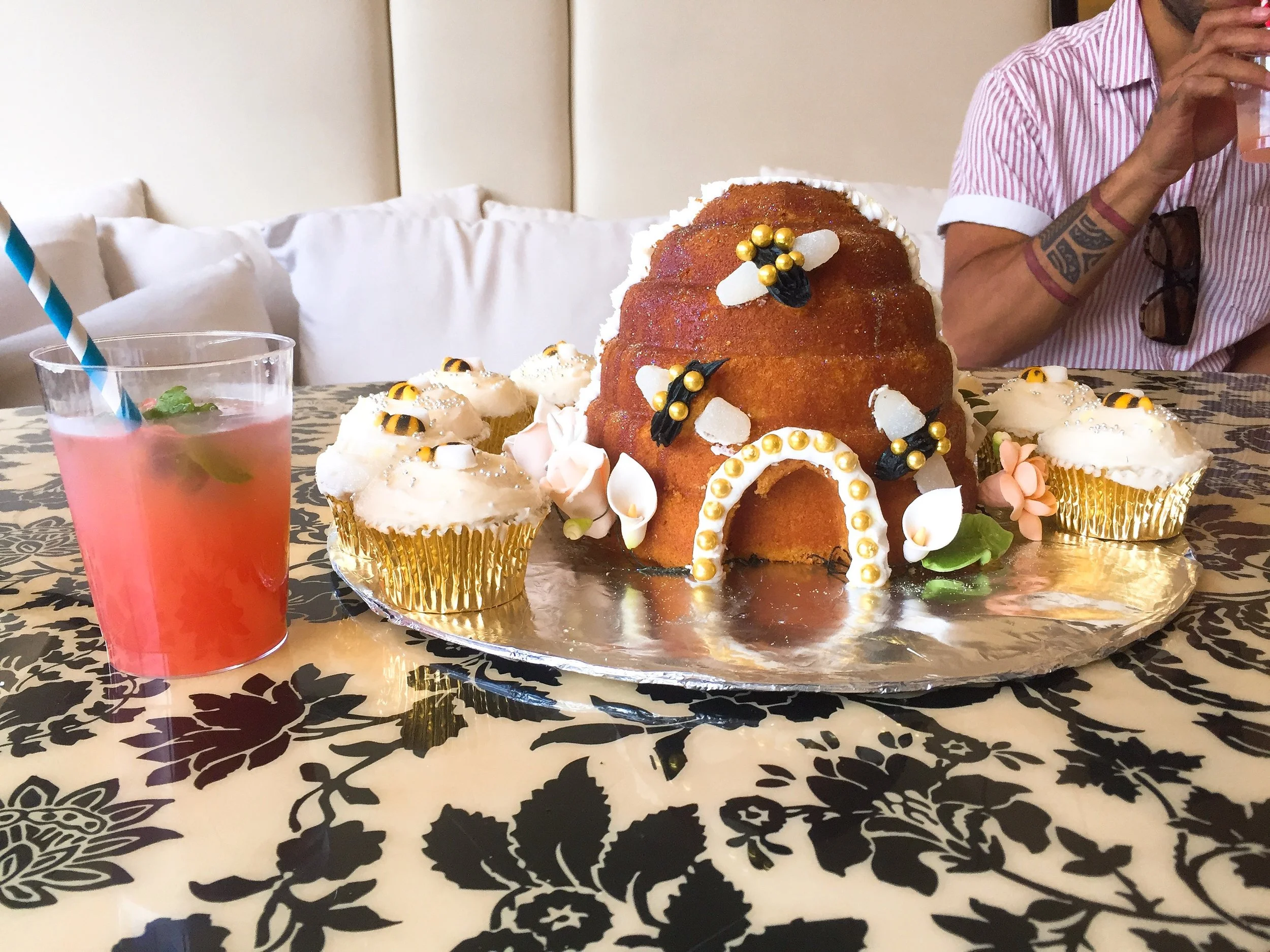 Beyhive cake by The Buttery Existence