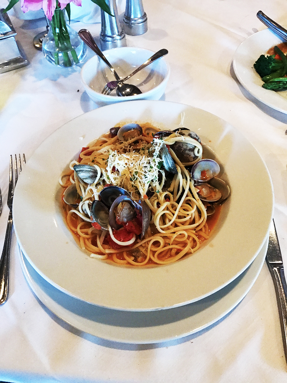 Liguine and mussels provençale