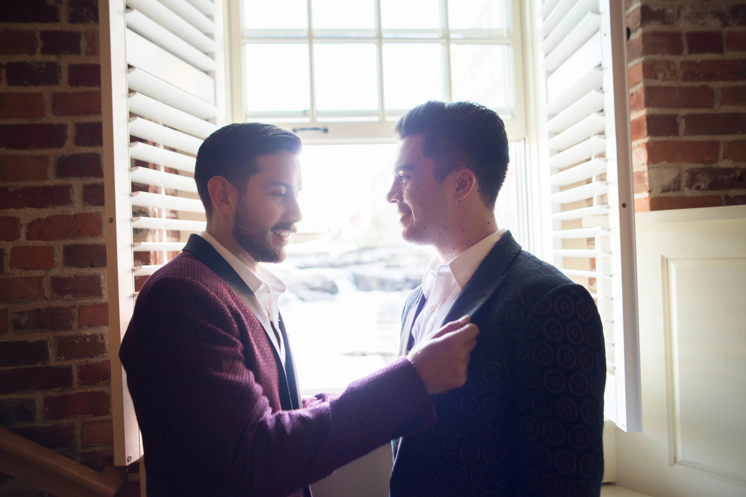 Moments at The Common Man Inn before heading to the ceremony.
