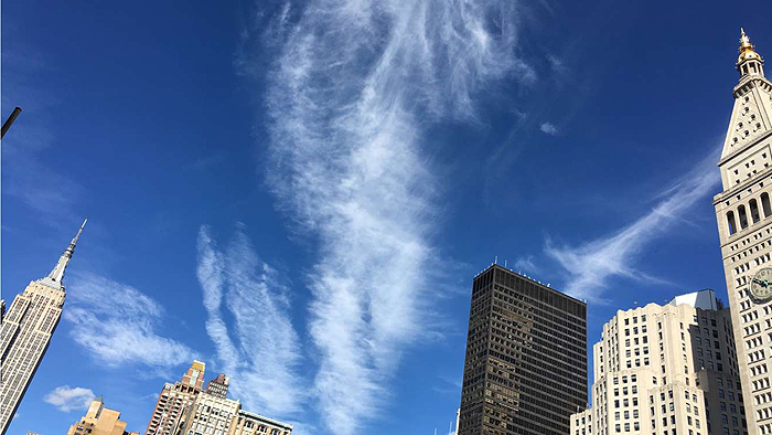 I'm loving these NYC blue sky with light clouds. The humid dayz are just about passed. As we end September, the weather is much more enjoyable. I will have to learn how to live in the hot and humid weather. I had a few weeks of it as I moved here early August. And I survived without air conditioning; it was tough, but I survived!