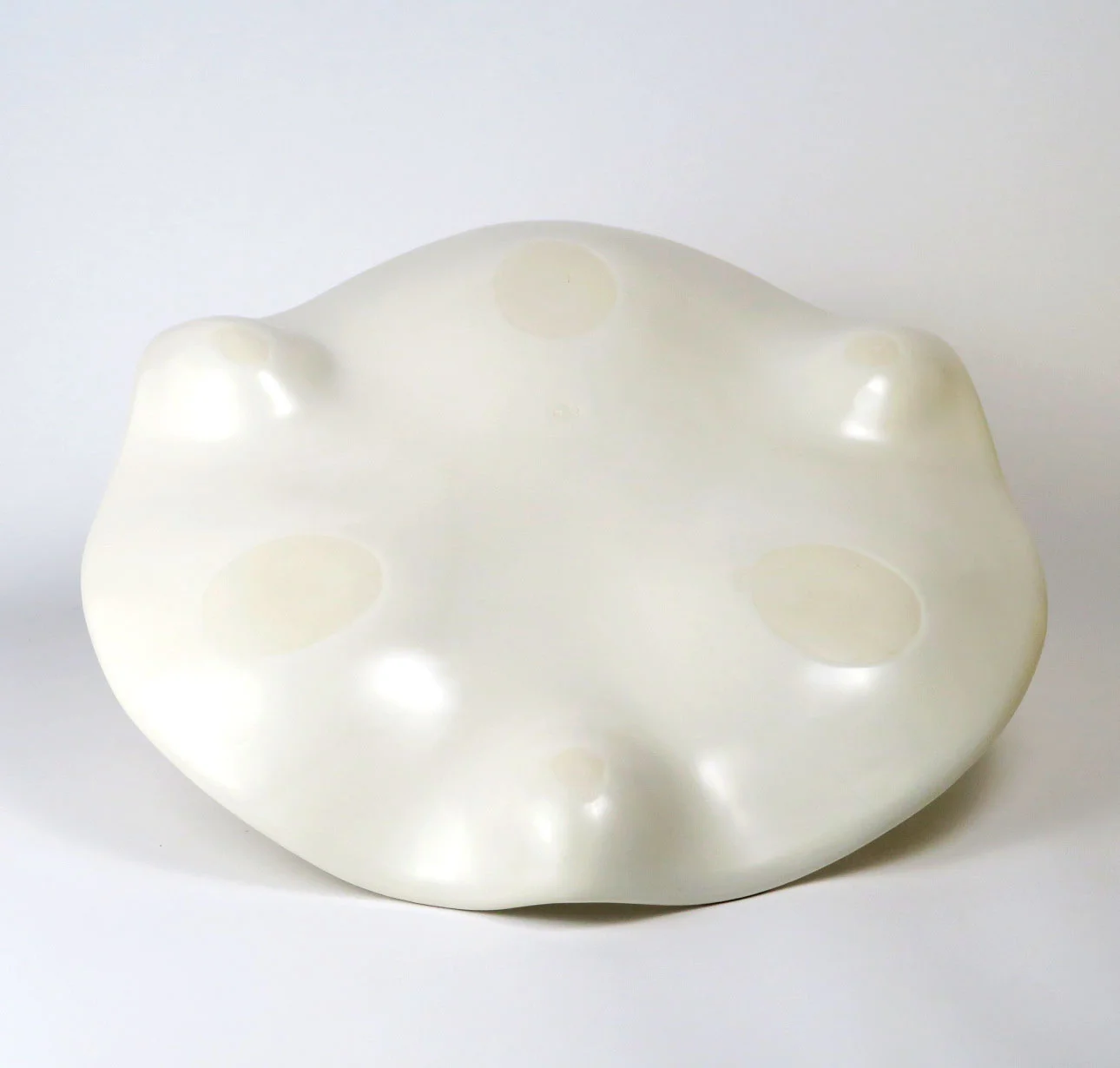 porcelain-platter-foot-c-stoll.jpg