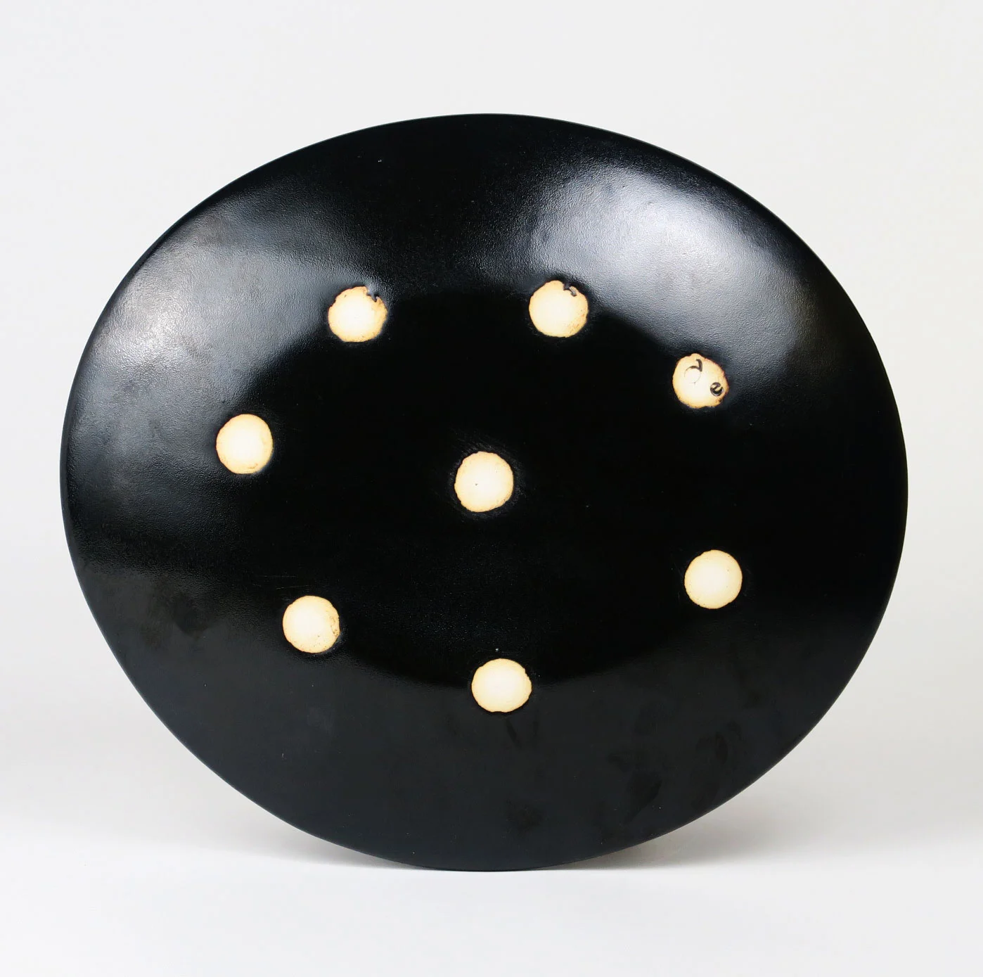 black-dinner-plate-c-stoll-foot.jpg