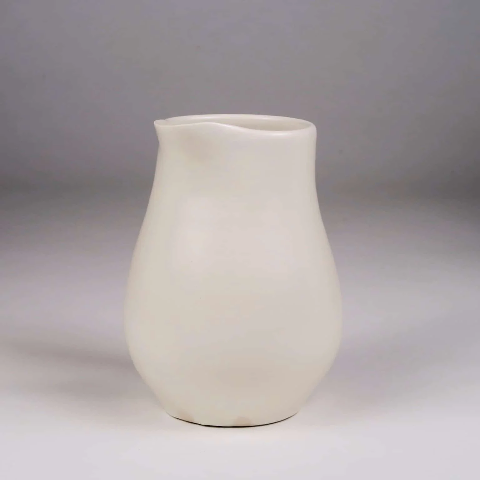 Simple_porcelain_pitcher_luscious_porcelain_2.JPG