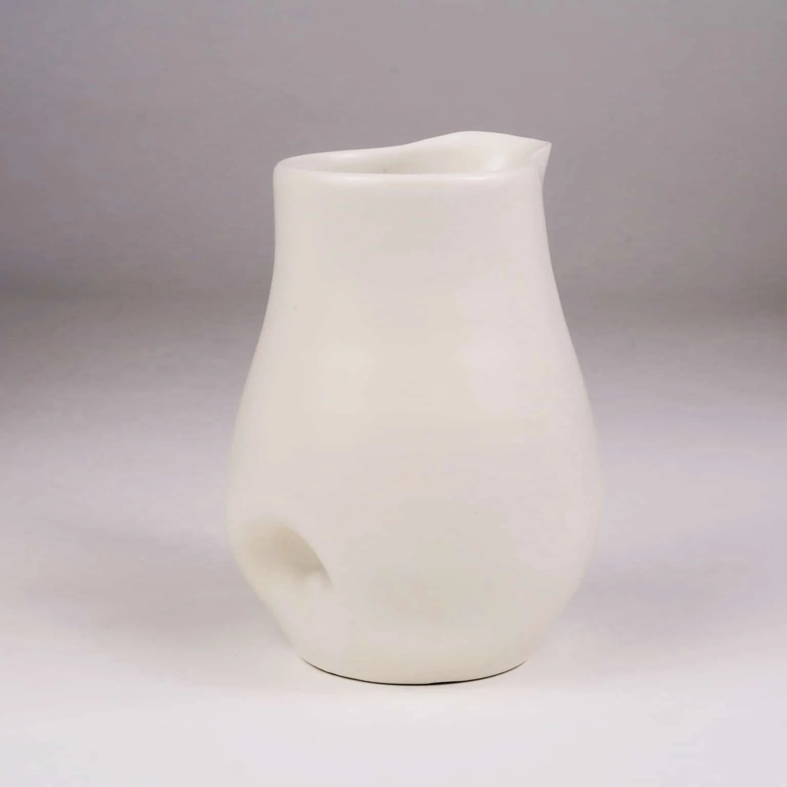 Simple_porcelain_pitcher_luscious_porcelain_1.JPG