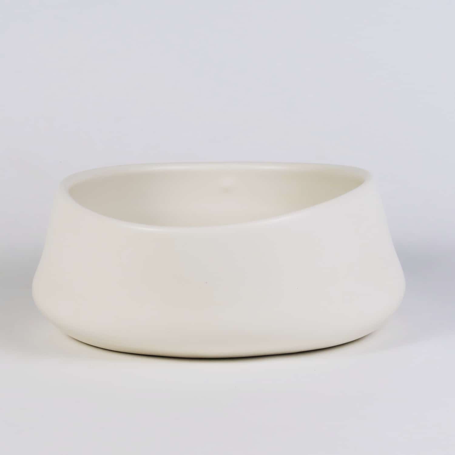 oval_serving_bowl_luscious_porcelain_soft_stack 1oval_serving_bowl_luscious_porcelain_profile_of_one.jpg