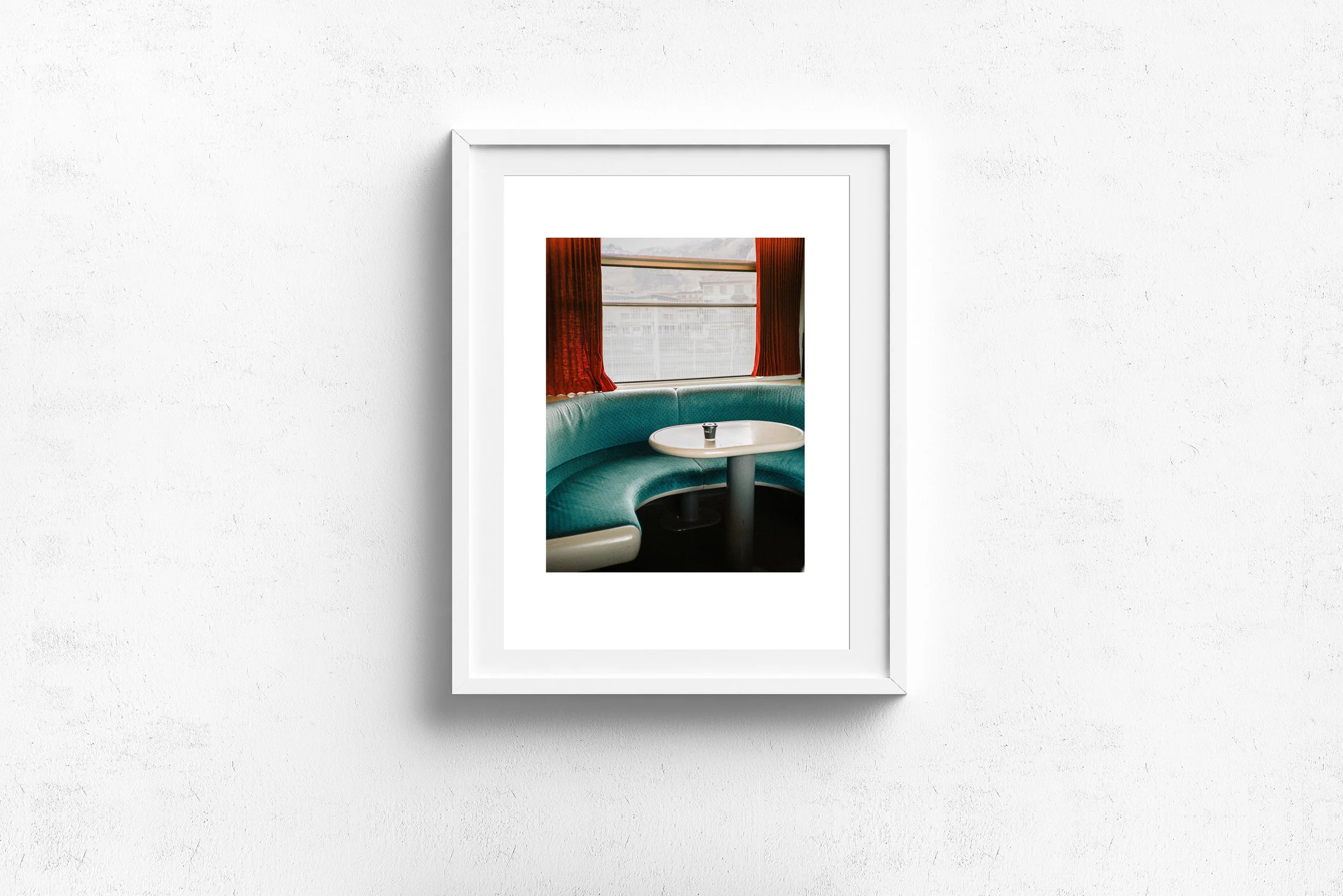 alp_train_white_frame.jpg
